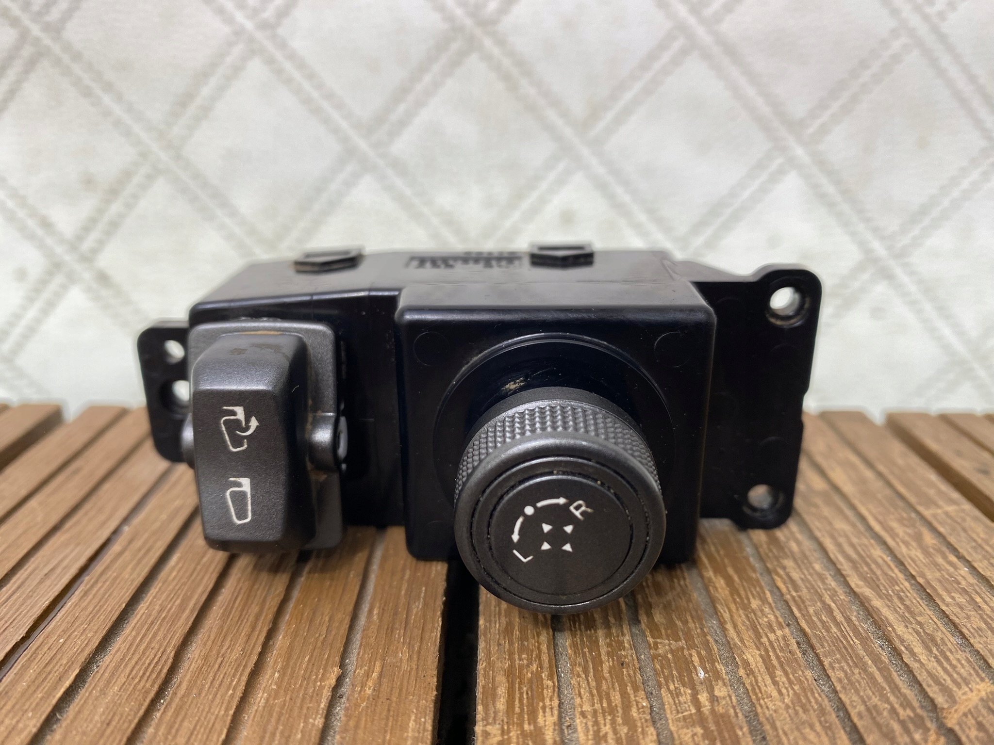 SSANGYONG MUSSO II Q200 18-20 mirror control switch PANEL 299139575 OE
