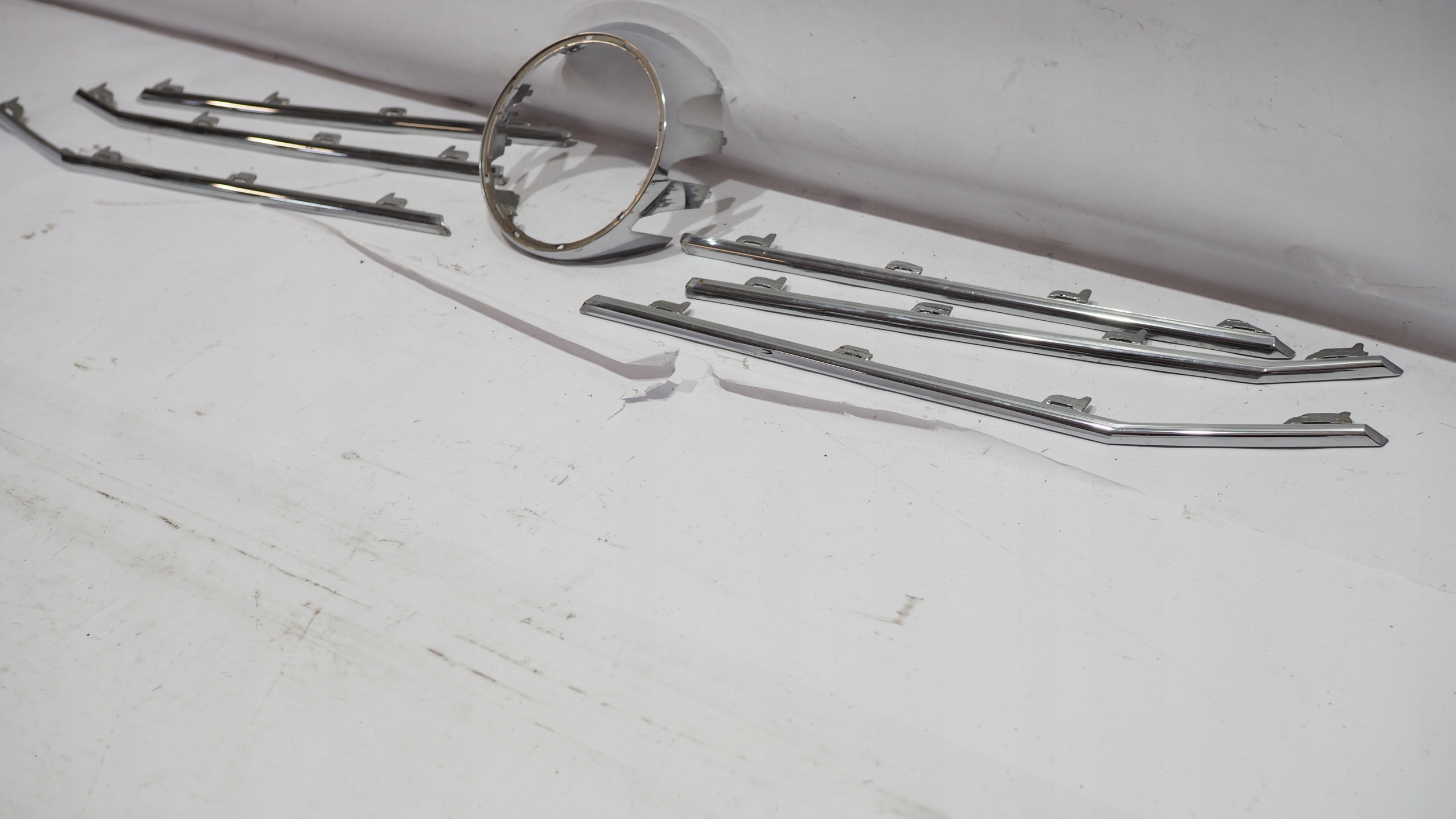 CHROM ХРОМ РЕШЕТКА РАДИАТОРА VW TIGUAN И МОЛДИНГИ, НАКЛАДКИ10853655b