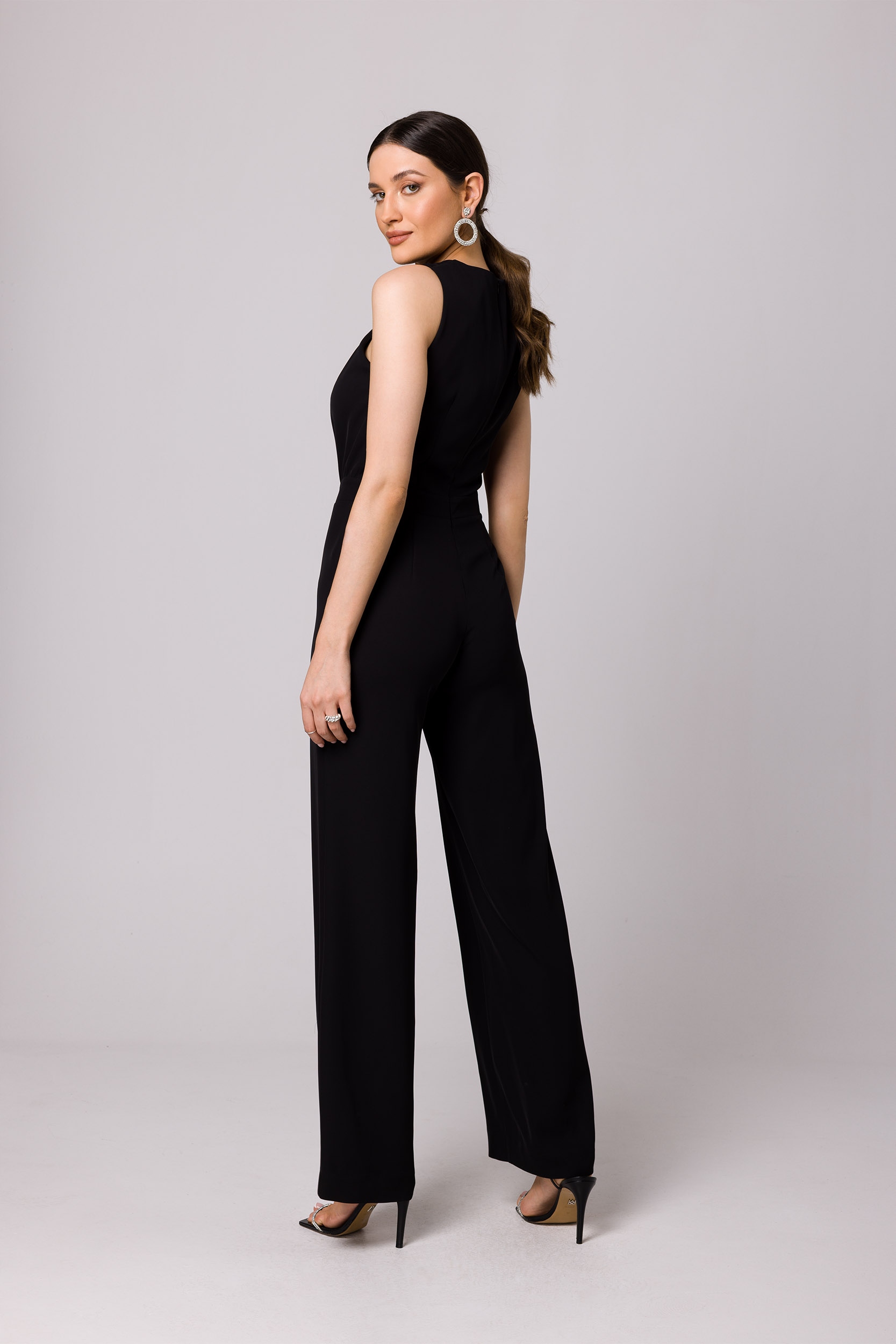 ELEGANCKI DAMSKI KOMBINEZON KOBIECY Z ODKRYTYMI RAMIONAMI CZARNY 38 M Rozmiar M