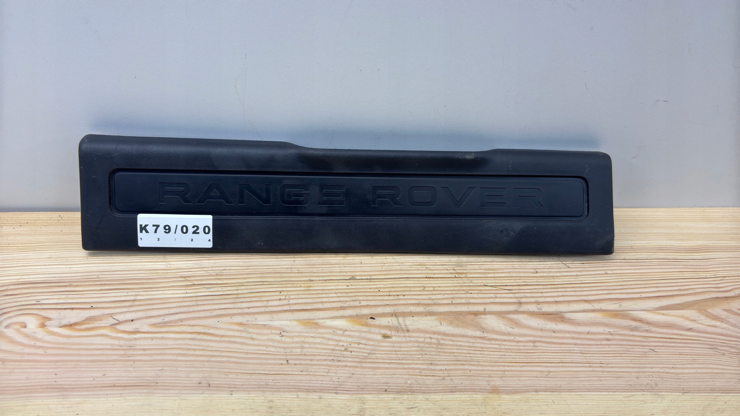 RANGE ROVER EVOQUE moulding cap of the threshold left front BJ32-13201-AAW K79/020