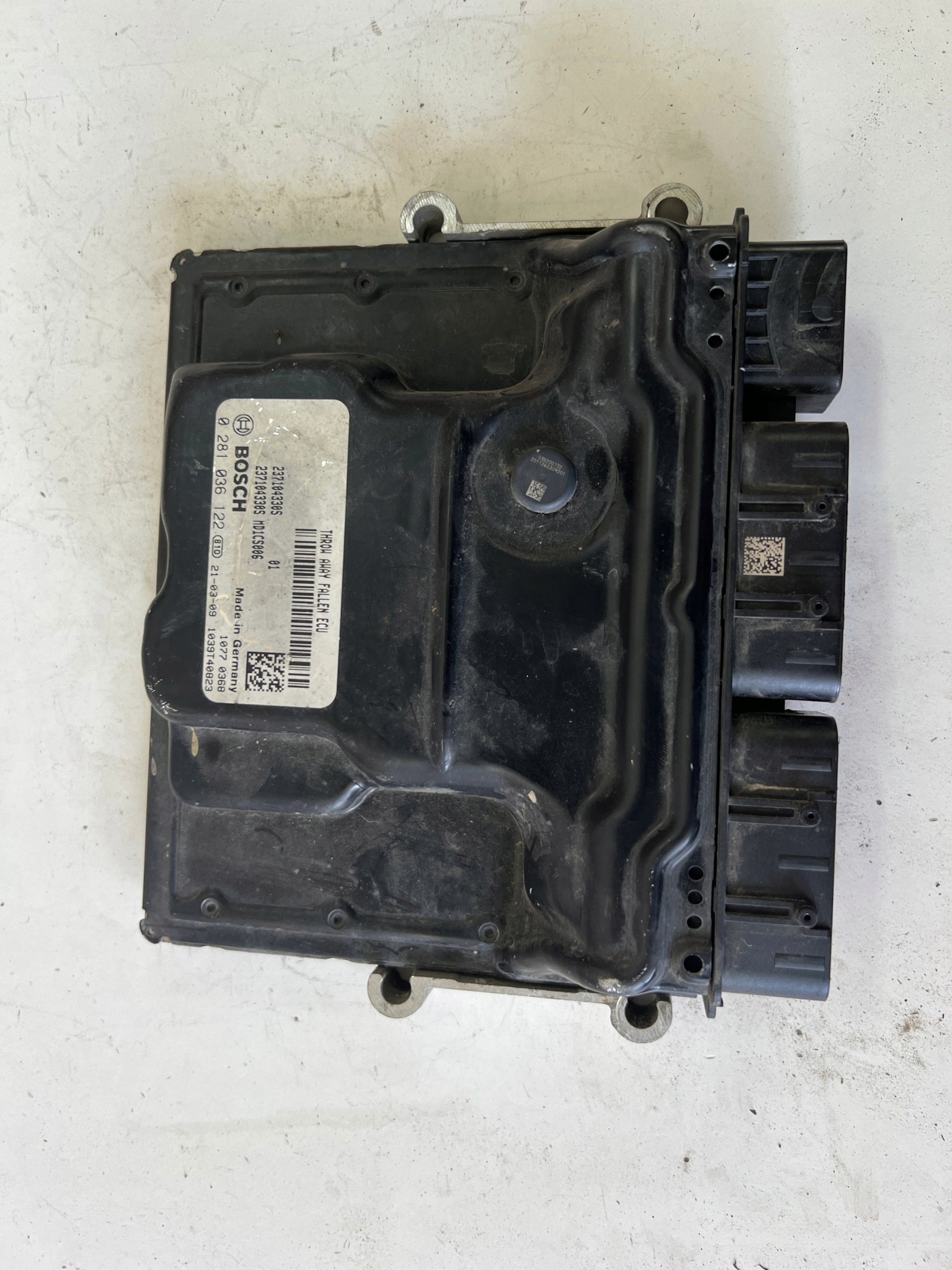 RENAULT TRAFIC 2.0 M9R710 0281036122 237104330S ECU computer Originale