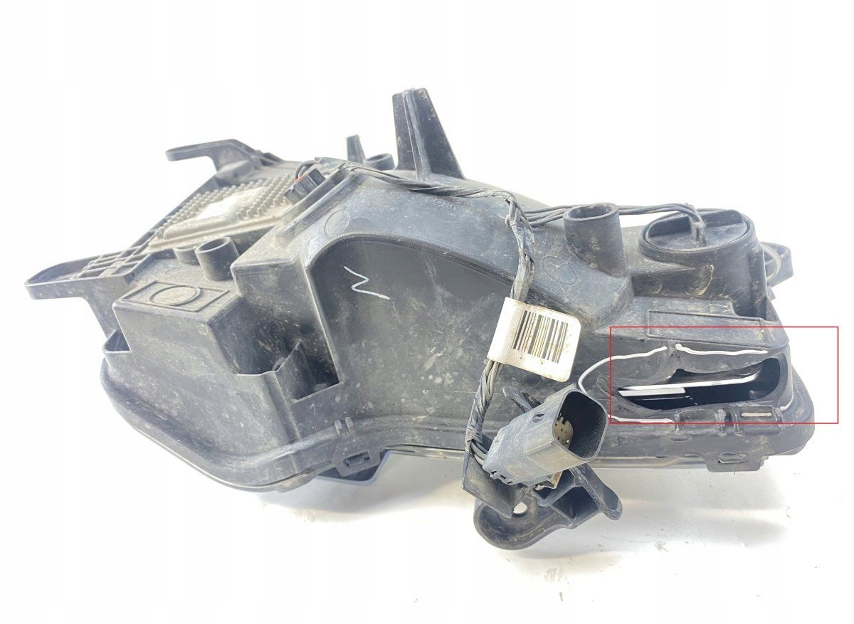 325572 противотуманная передняя левая Cadillac ESCALADE