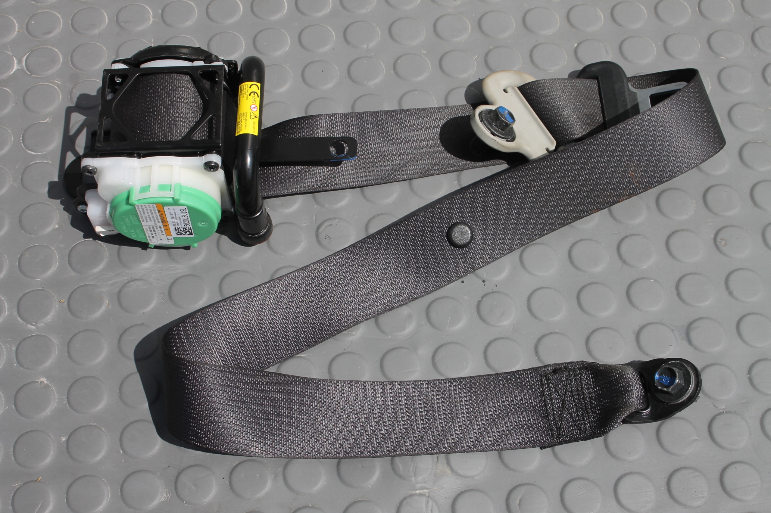 ремень правый передний пассажира suzuki VITARA II III 15-