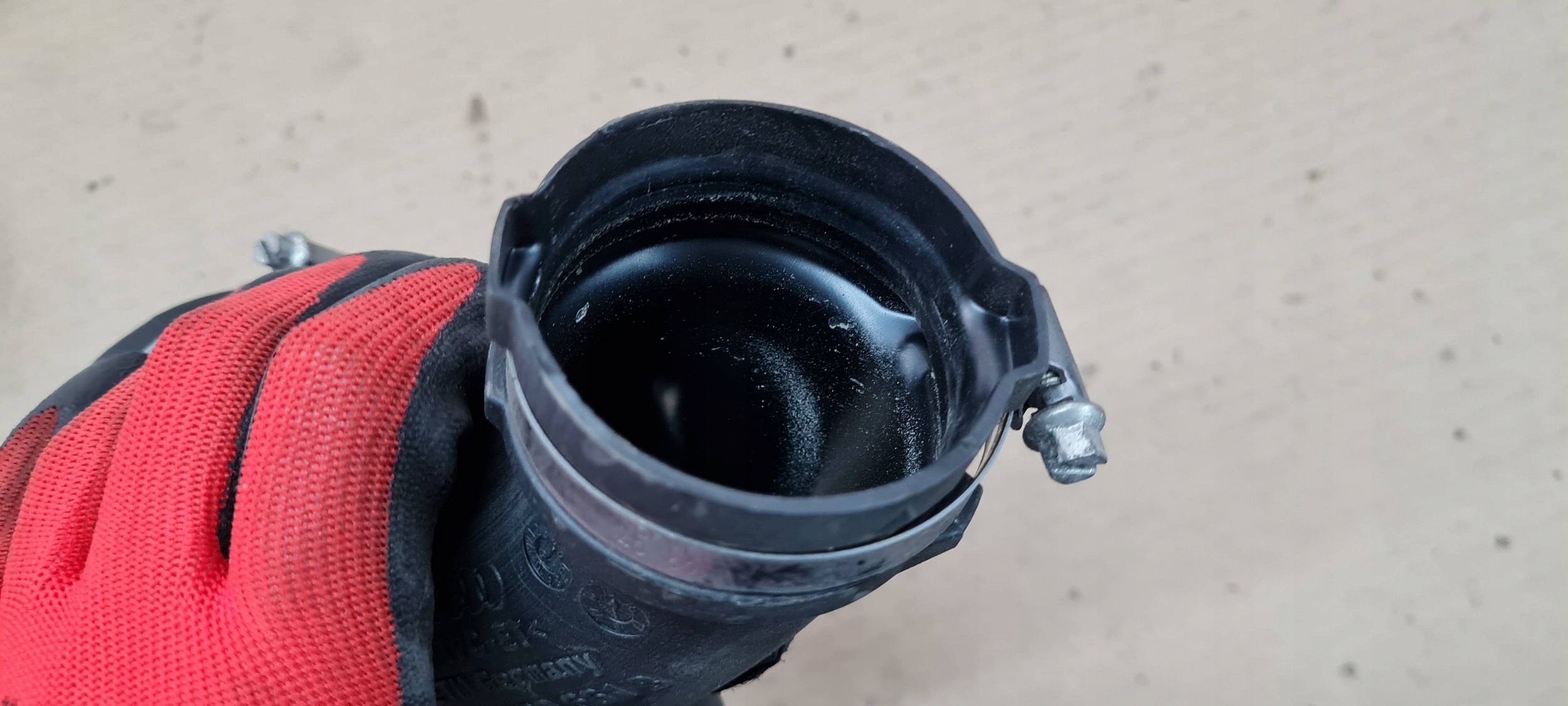 A4 B9 8W pipe air 2.0 TDI 04L129661B A5 8W