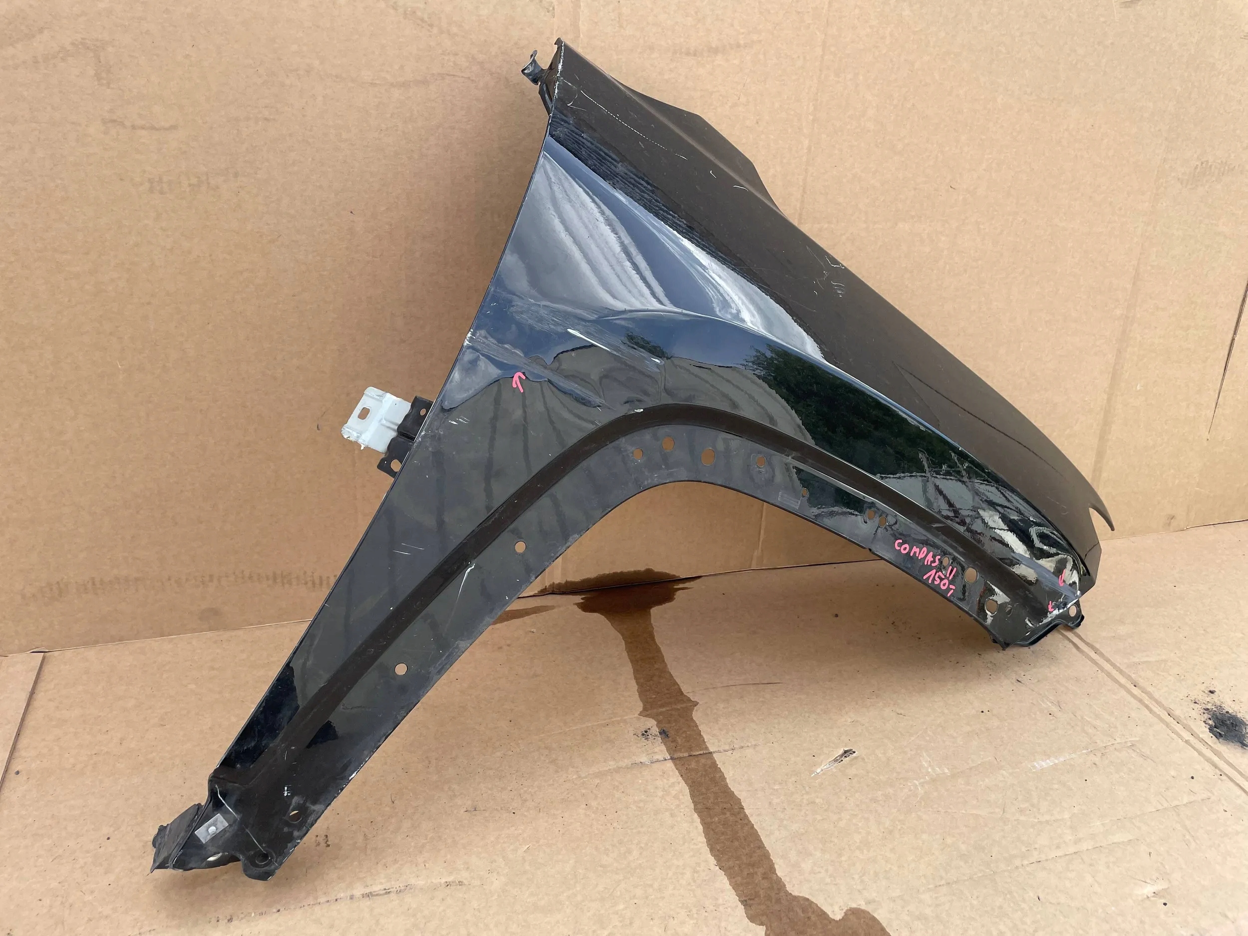 Jeep Compass II Błotnik prawy przód przedni Producent części Jeep OE