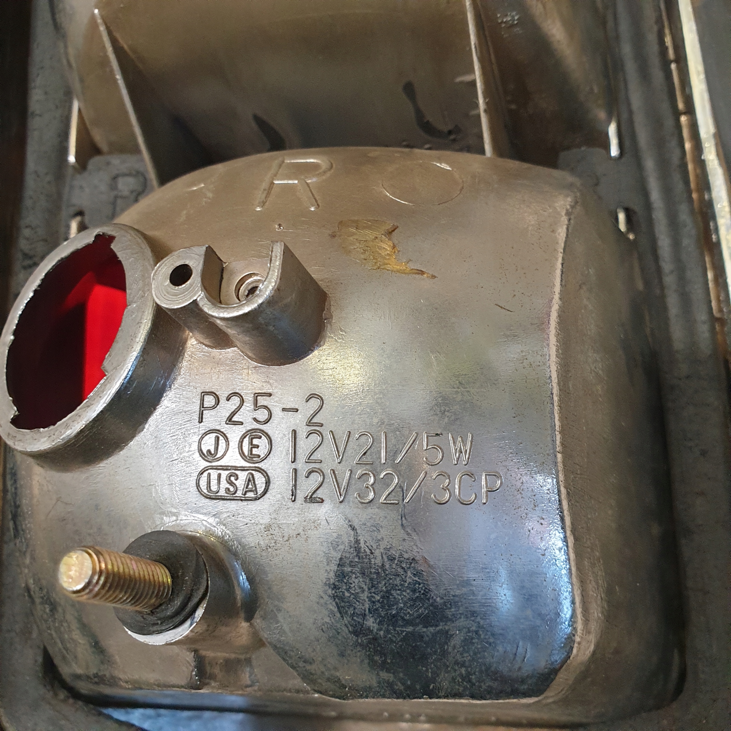 feu arrière droit HONDA CIVIC et 1973-- OE EU
