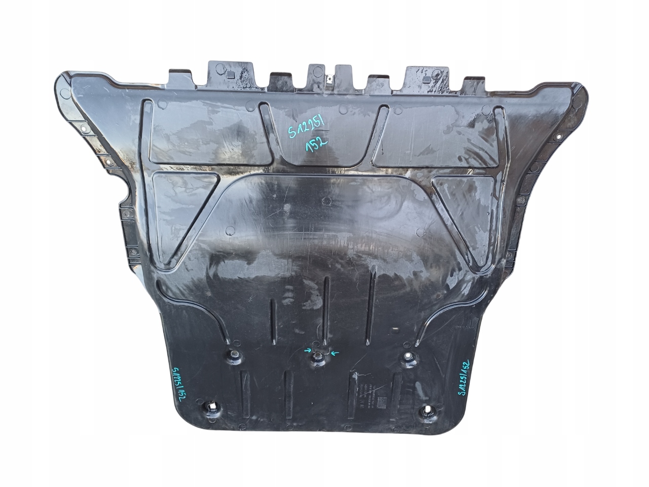 VW AUDI SEAT SKODA - PŁYTA OSŁONA POD SILNIK 5WA825236D