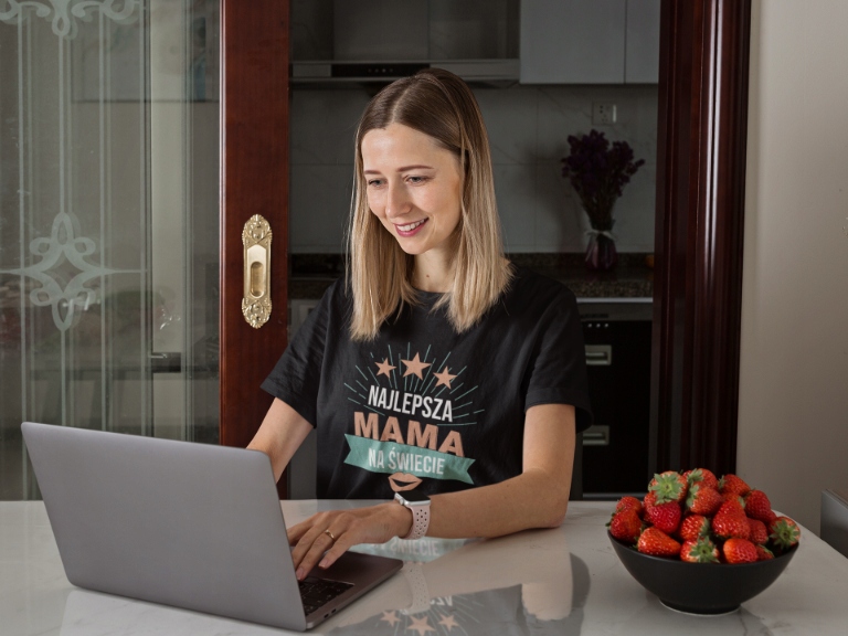 TRIČKO DEŇ MAMY Vtipný Darček pre matku Najlepšia mama LÚČE KO Značka DRUKOMA