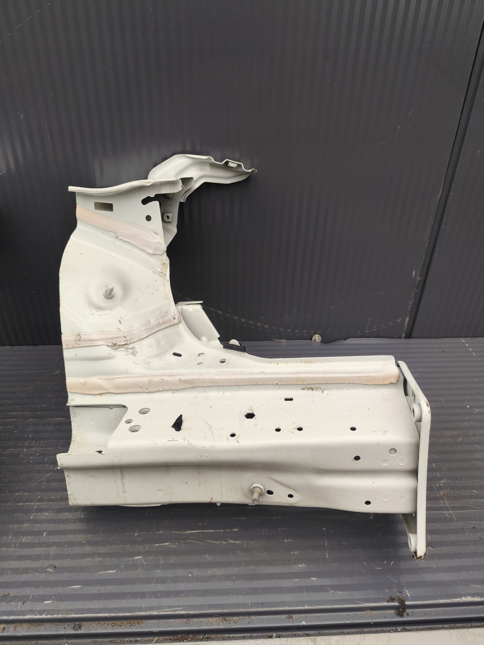 VOLKSWAGEN T-ROC front body quarter left