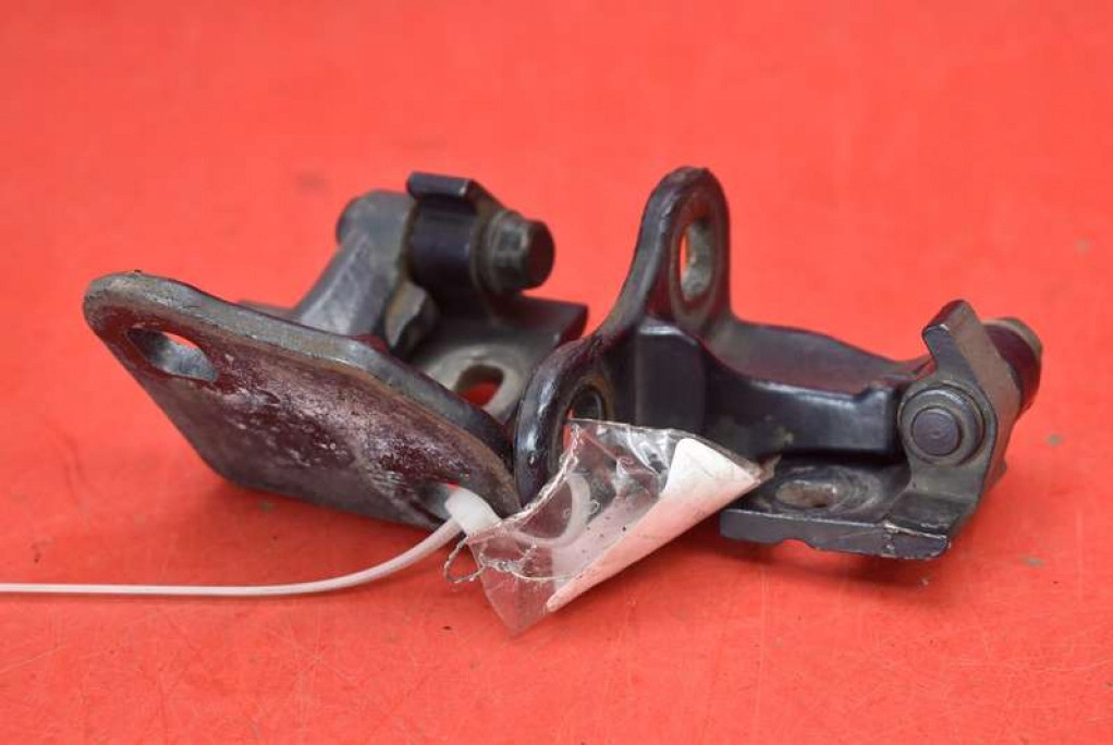 hinge hinges door right front BMW E65 01-05