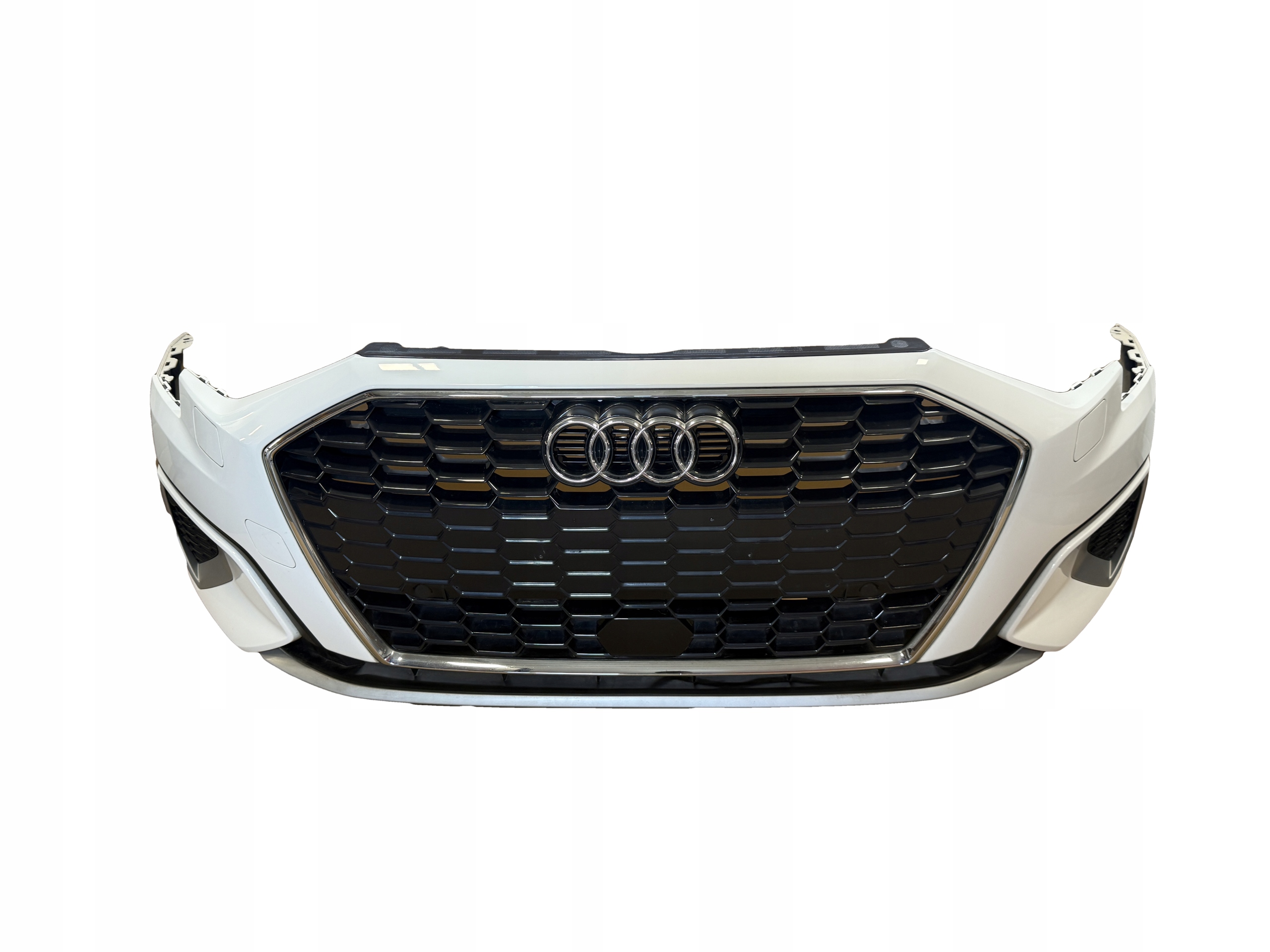 AUDI A3 8Y Pare choc Avant LY9C