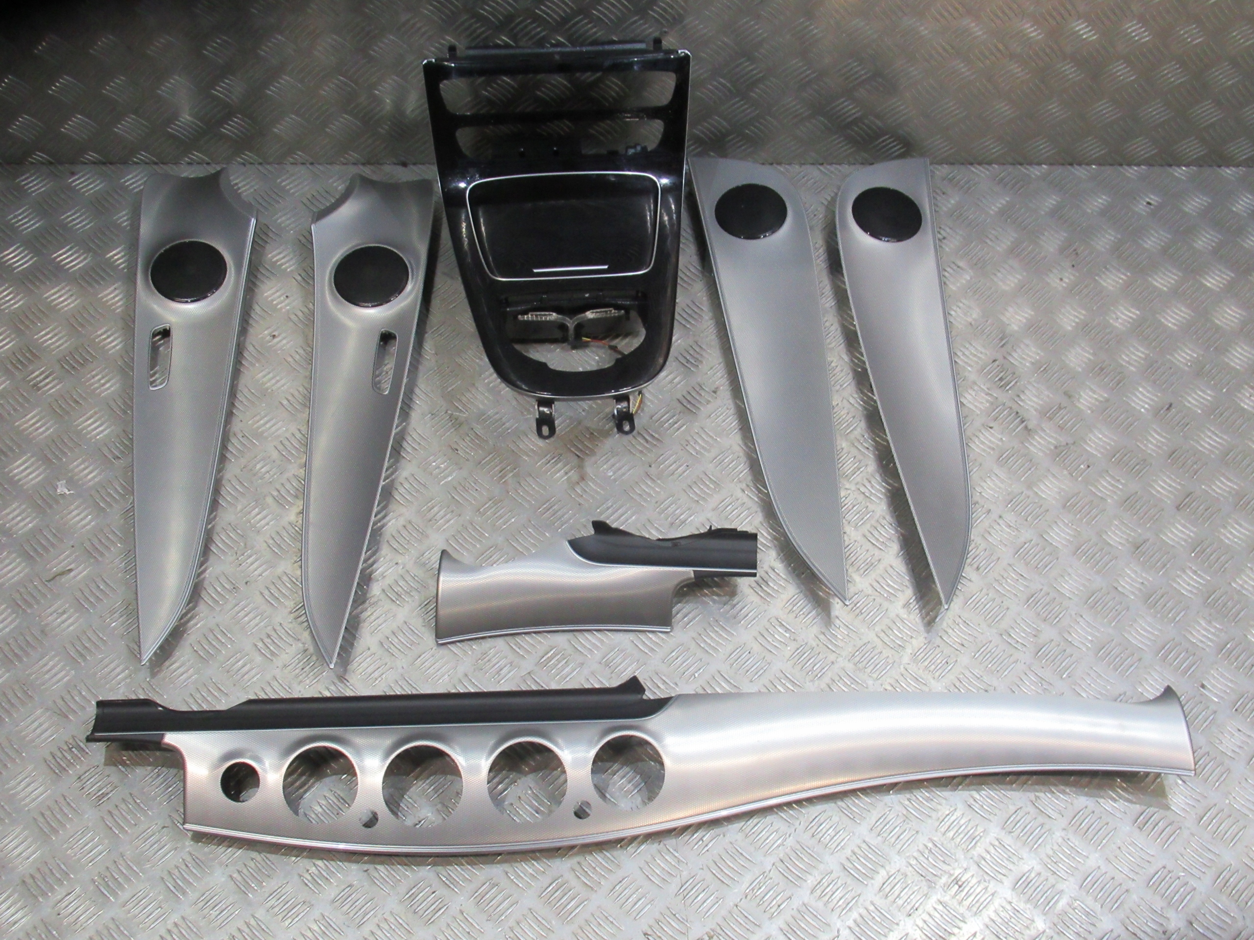 MERCEDES W213 LISTWY DEKORY DRZWI KONSOLI KOMPLET