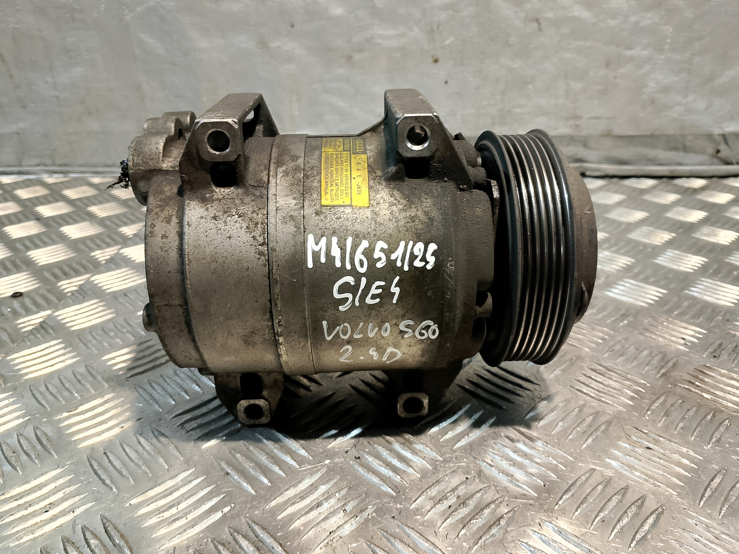 compressor compressor; of the air conditioning VOLVO S60 2.4 D OE 30742206