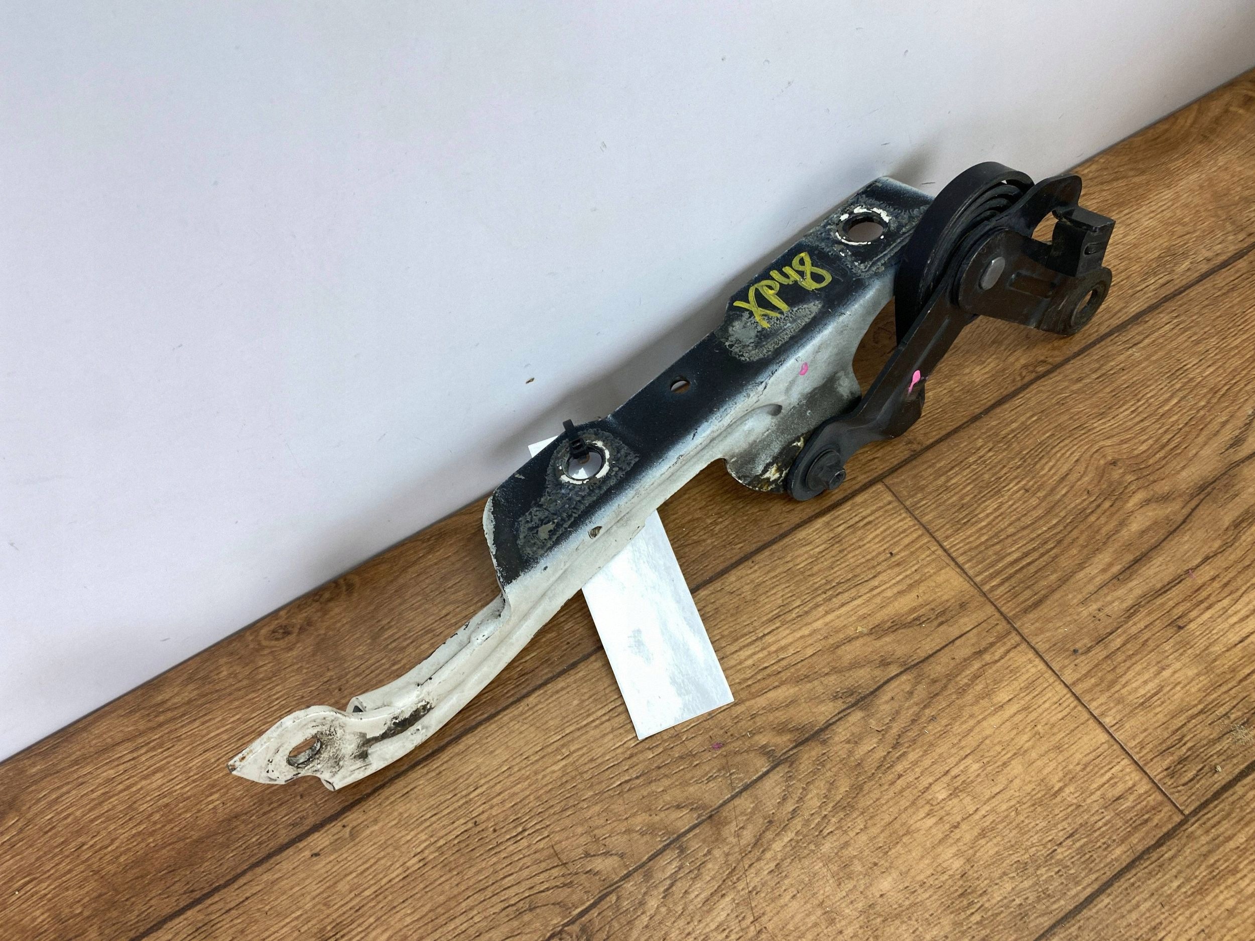 bonnet hinges right Cadillac Escalade IV 2015+