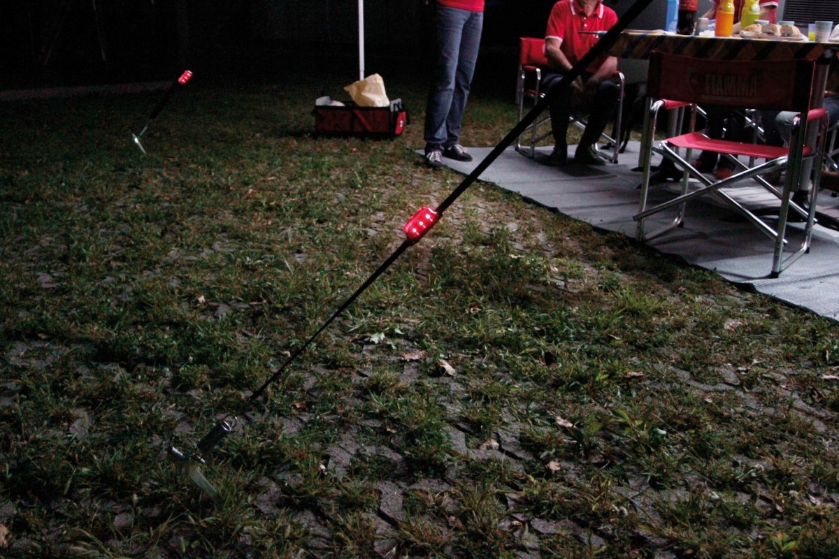 LAMPKA SYGNALIZACYJNA LED FIAMMA WARNING SOLAR DO PASÓW 2szt. OUTLET Marka Fiamma