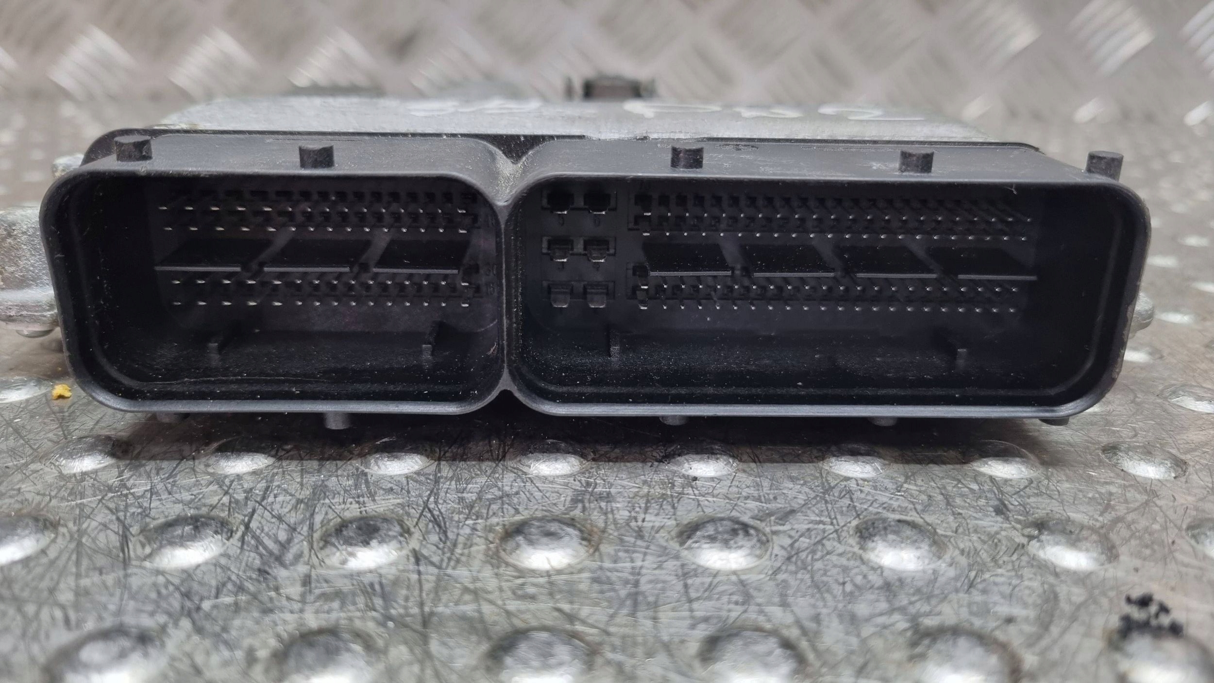 control unit of the engine computer 03P906021AJ VW POLO V 6R 1.2TDI