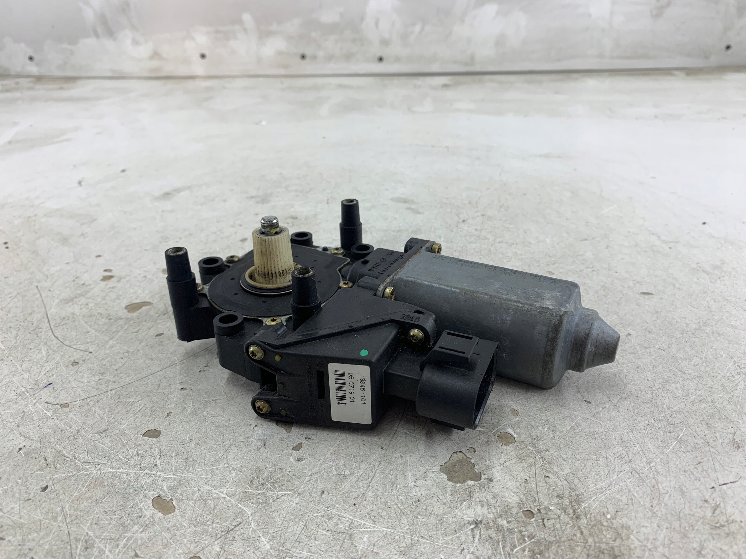 AUDI A4 B5 mini motor windows right front 114181-301