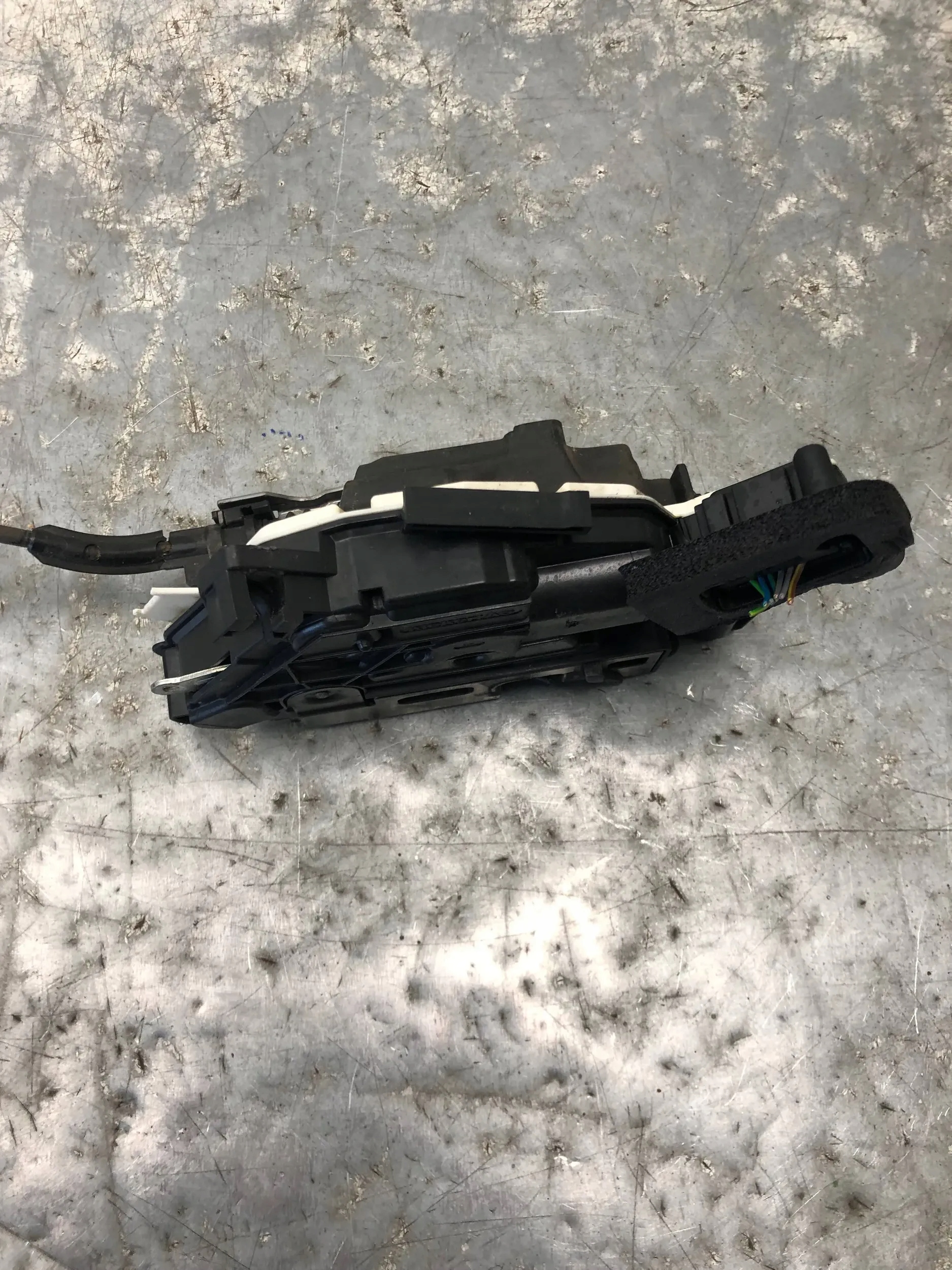 lock door right front SKODA OCTAVIA III VRS KOMBI 5E1837016A