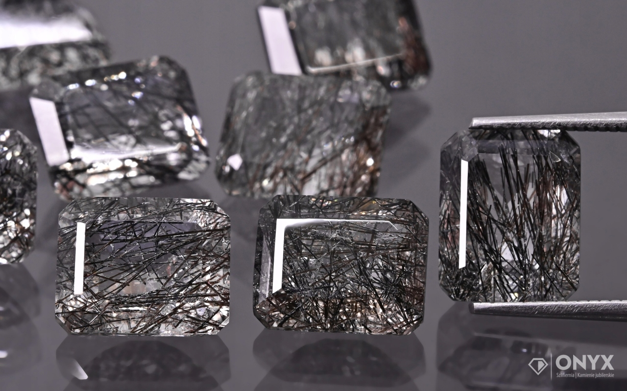 Křemen s turmalínem A fazetovaný oktagon 10x8 mm