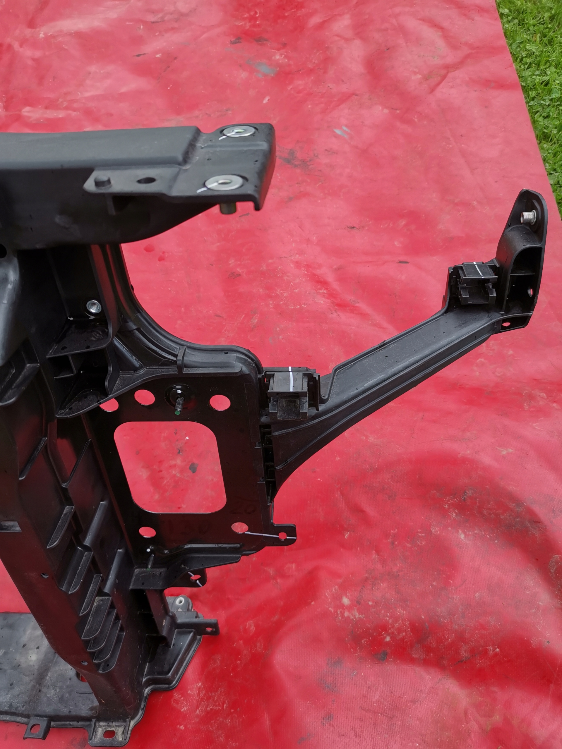 HYUNDAI I30 III LIFT bar, wall front