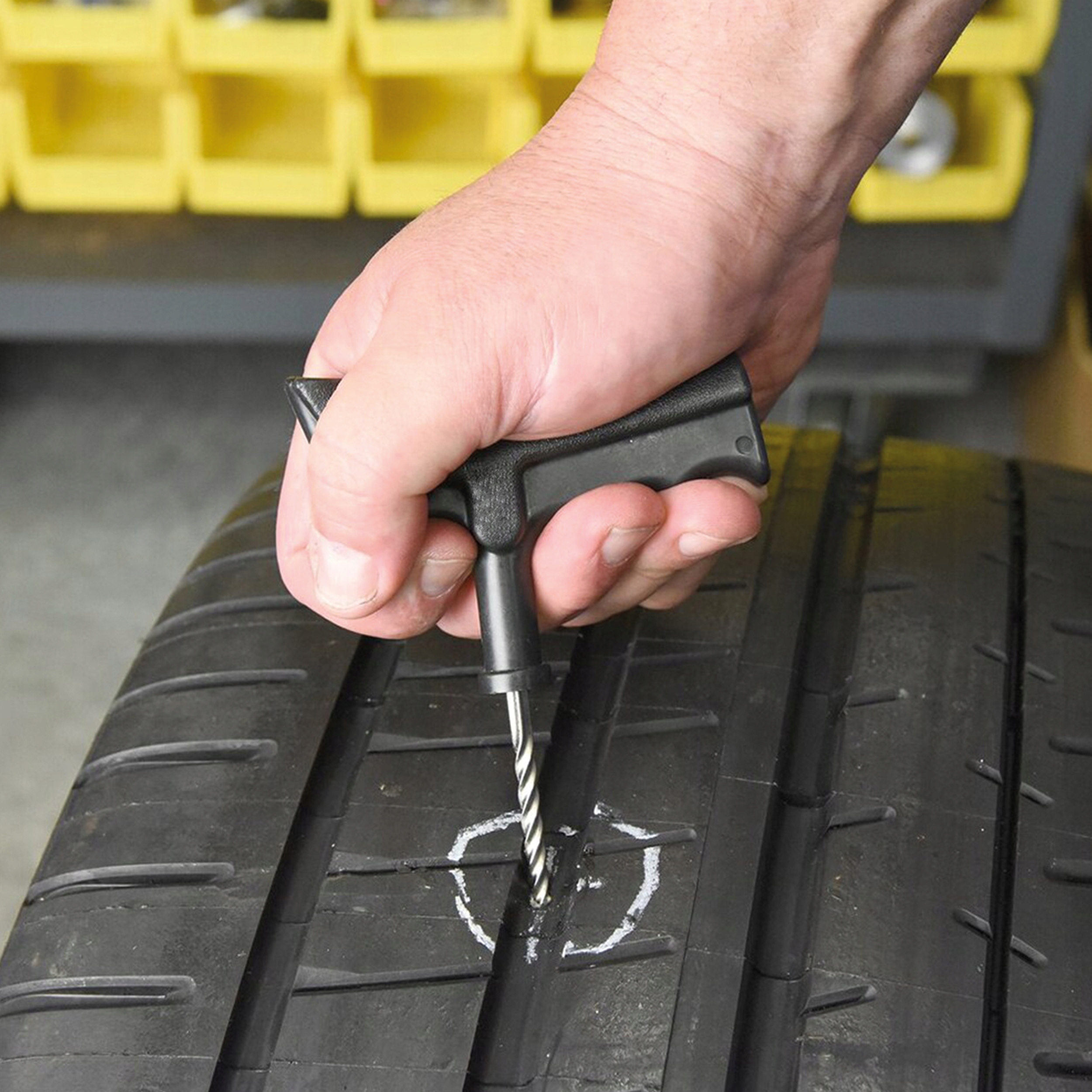 ZESTAW NAPRAWCZY DO OPON SZYBKA NAPRAWA OPONY KOŁA Kod producenta 32957366191