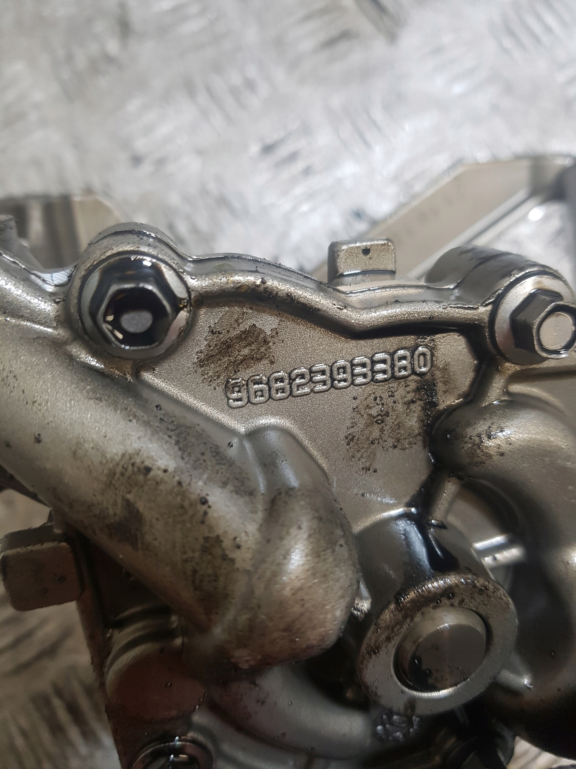 oil pump FORD MONDEO MK 4 9682393380