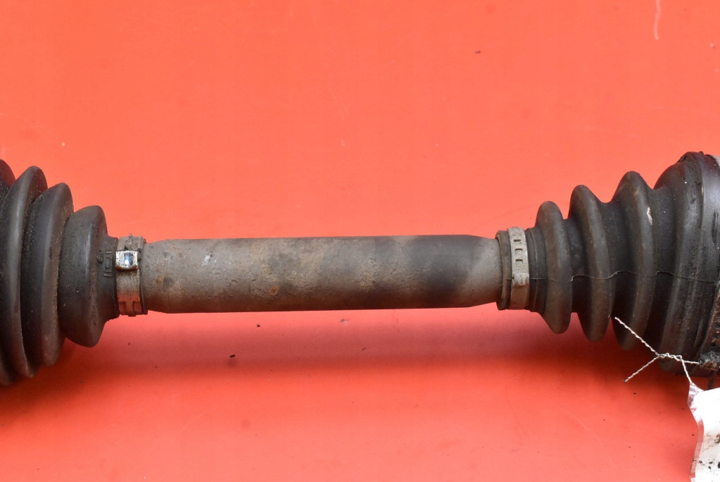 semi-axis left front MANUAL VOLVO V50 2.0 D 136 KM 03-11