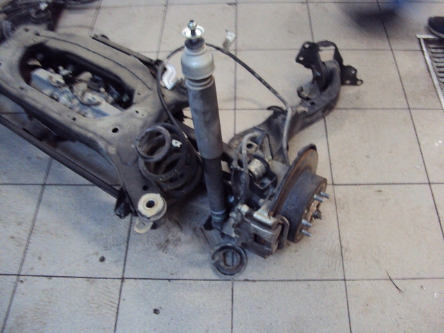 ZAWIESZENIE TYLNE BELKA MOST NISSAN JUKE F15 I 1.6 Producent części Nissan OE