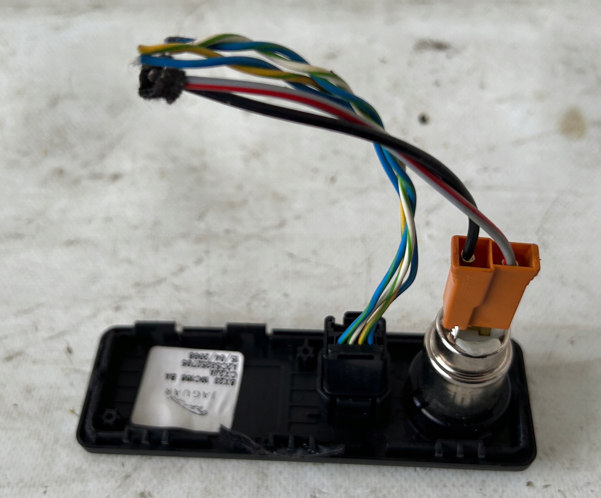 PANEL 12V AUX JAGUAR XF X250 8X23-19C166-BA