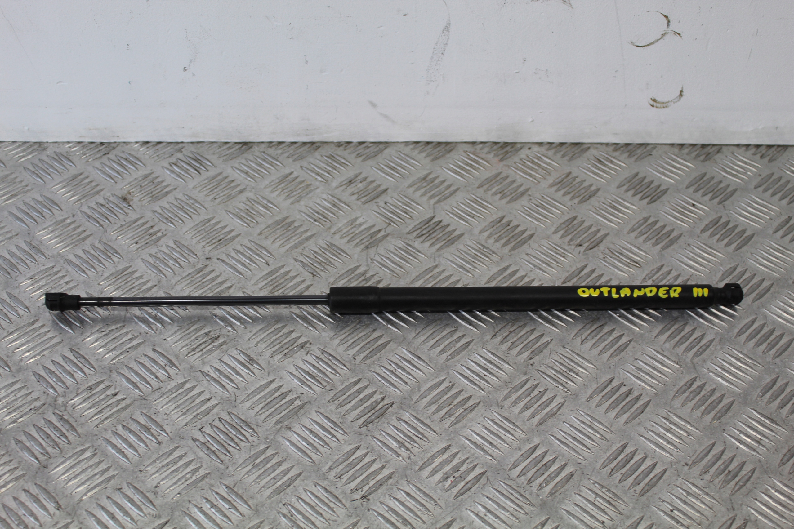 damper bonnet MITSUBISHI OUTLANDER 3 III LIFT