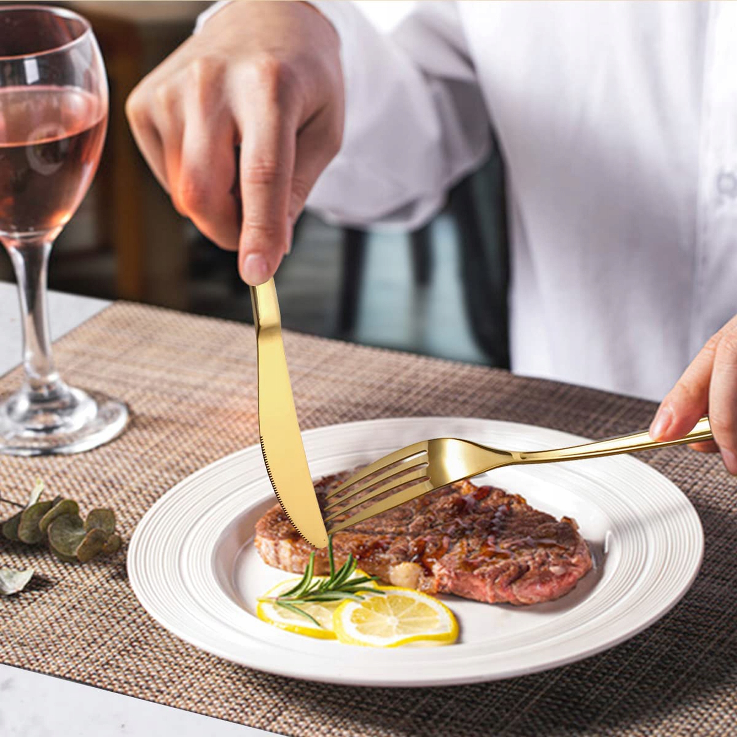 ZESTAW SZTUĆCE KOMPLET WALIZKA ZŁOTY 24 SZTUĆCY Linia 6