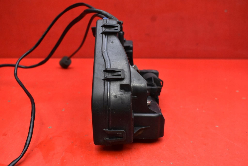 lock door right rear part rear MERCEDES CLS C219 04-08