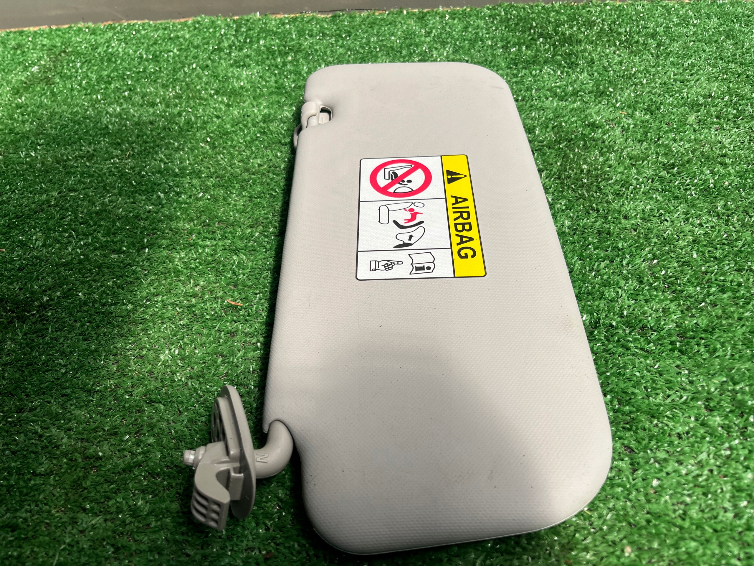 cover PRZECIWSLONECZNA right KIA STONIC 2018