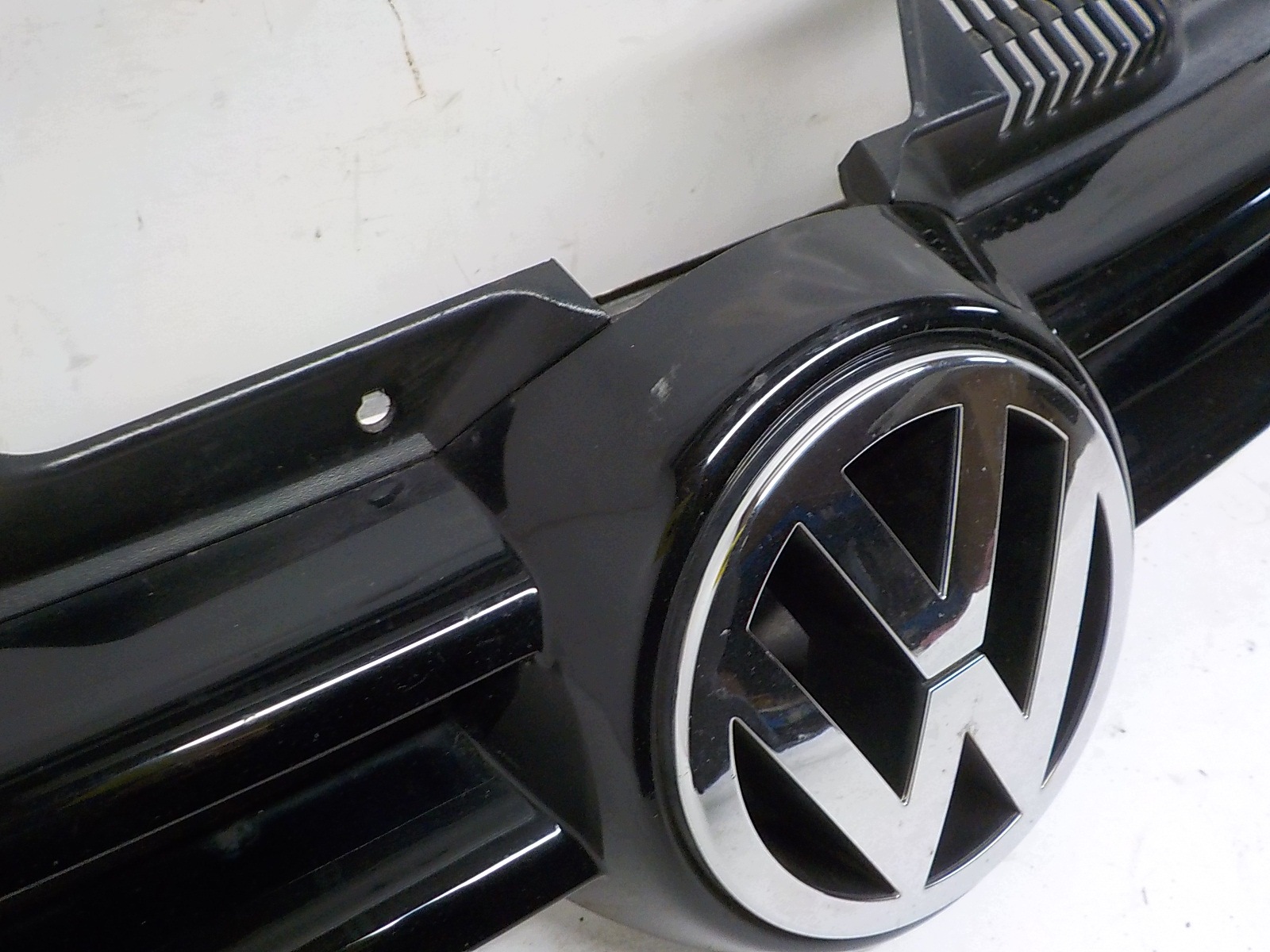 VW GOLF V HB grill grille radiator VW OE