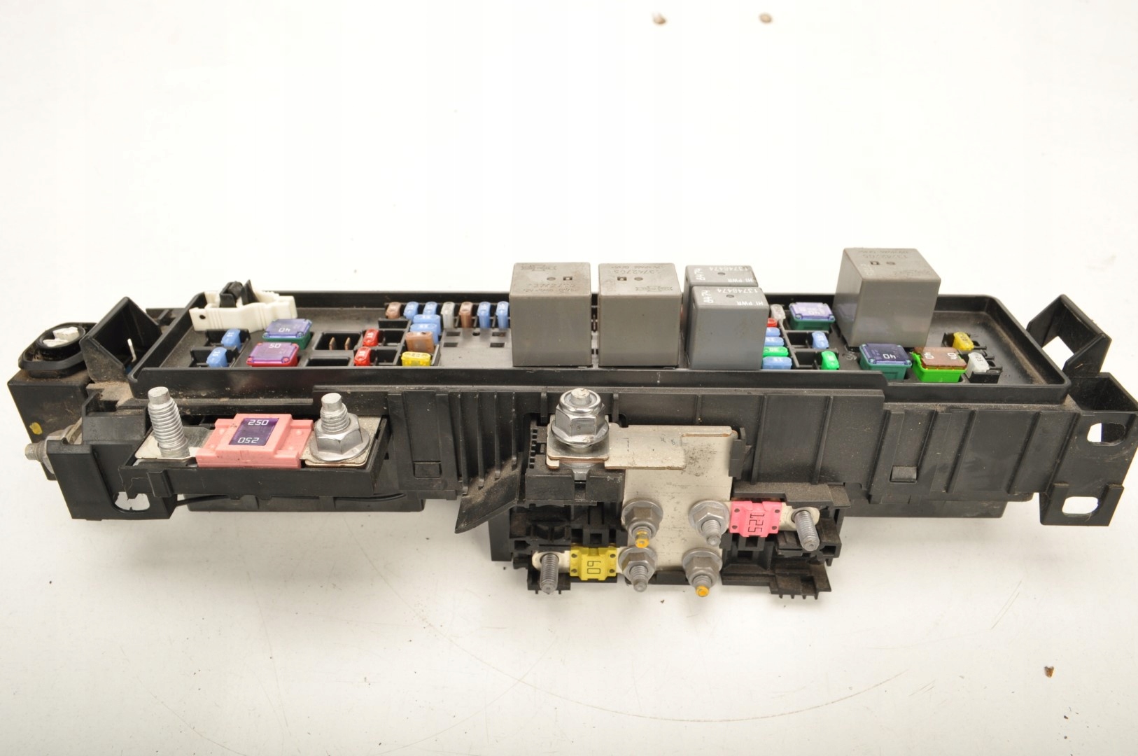 Tesla Model S SKRZYNKA BEZPIECZNIKÓW 1034405-90-C Numer katalogowy części 1034405-90-C