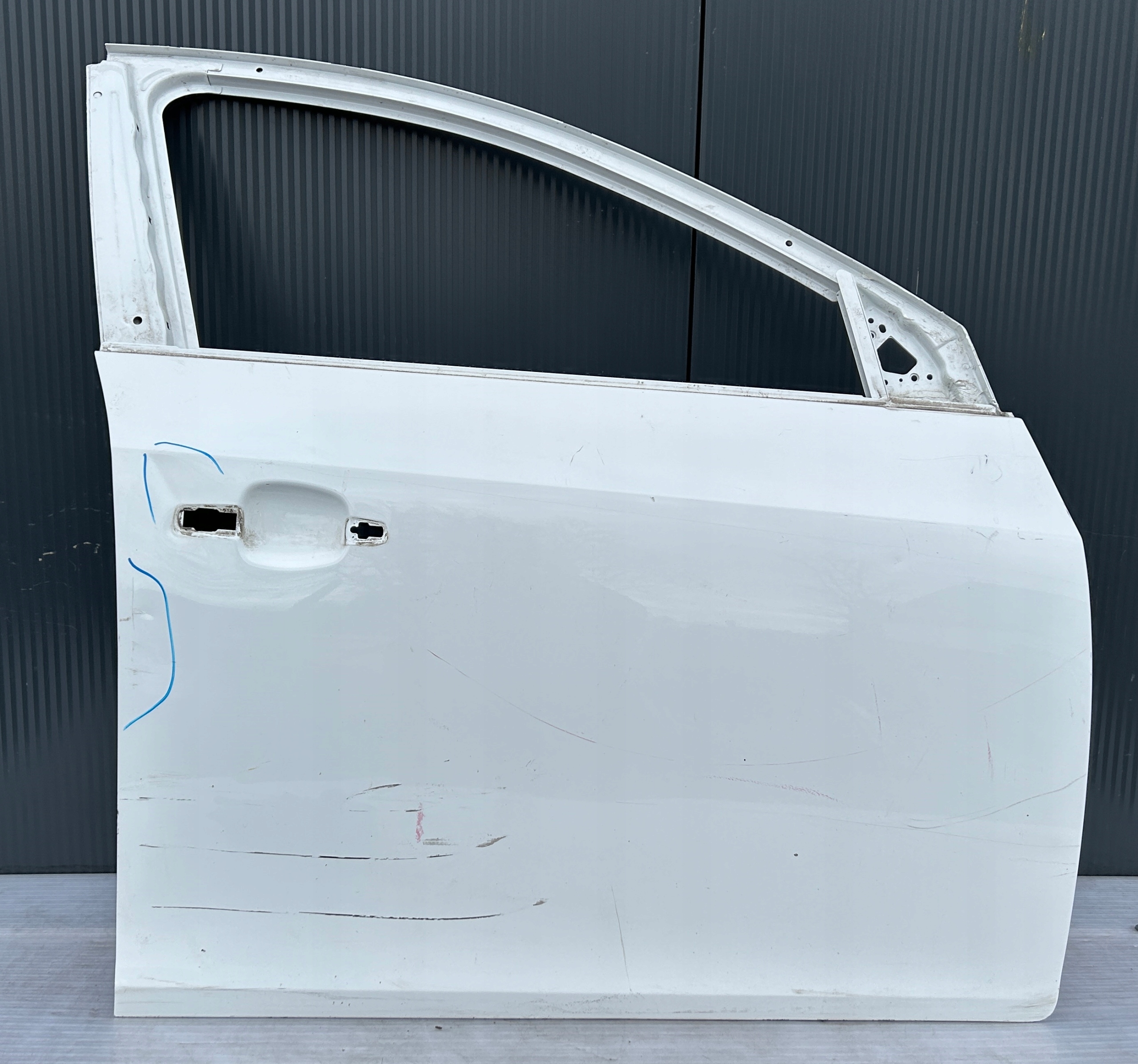 door right front CHEVROLET CRUZE 09