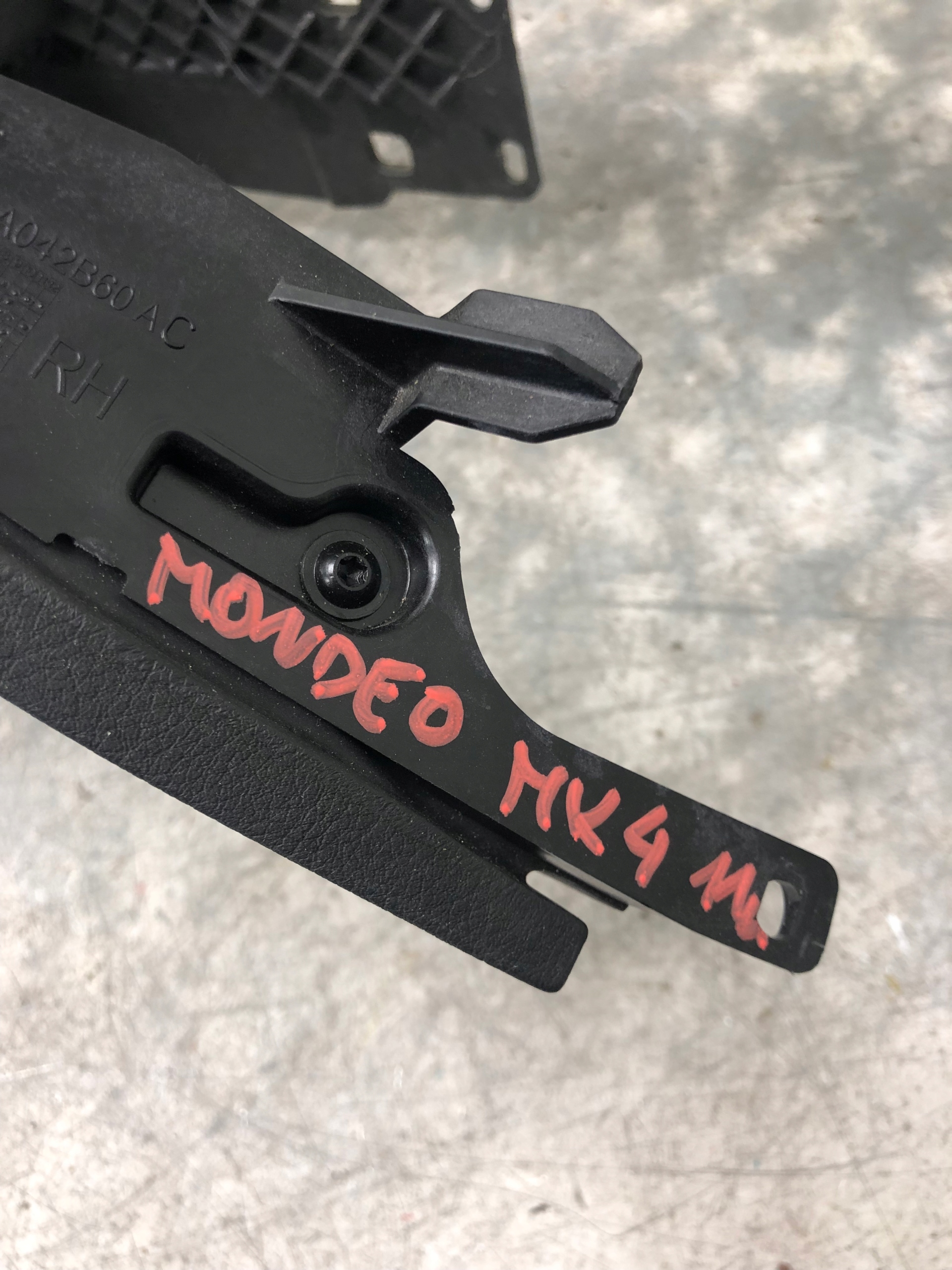 TUNEL central armrest FORD MONDEO MK4