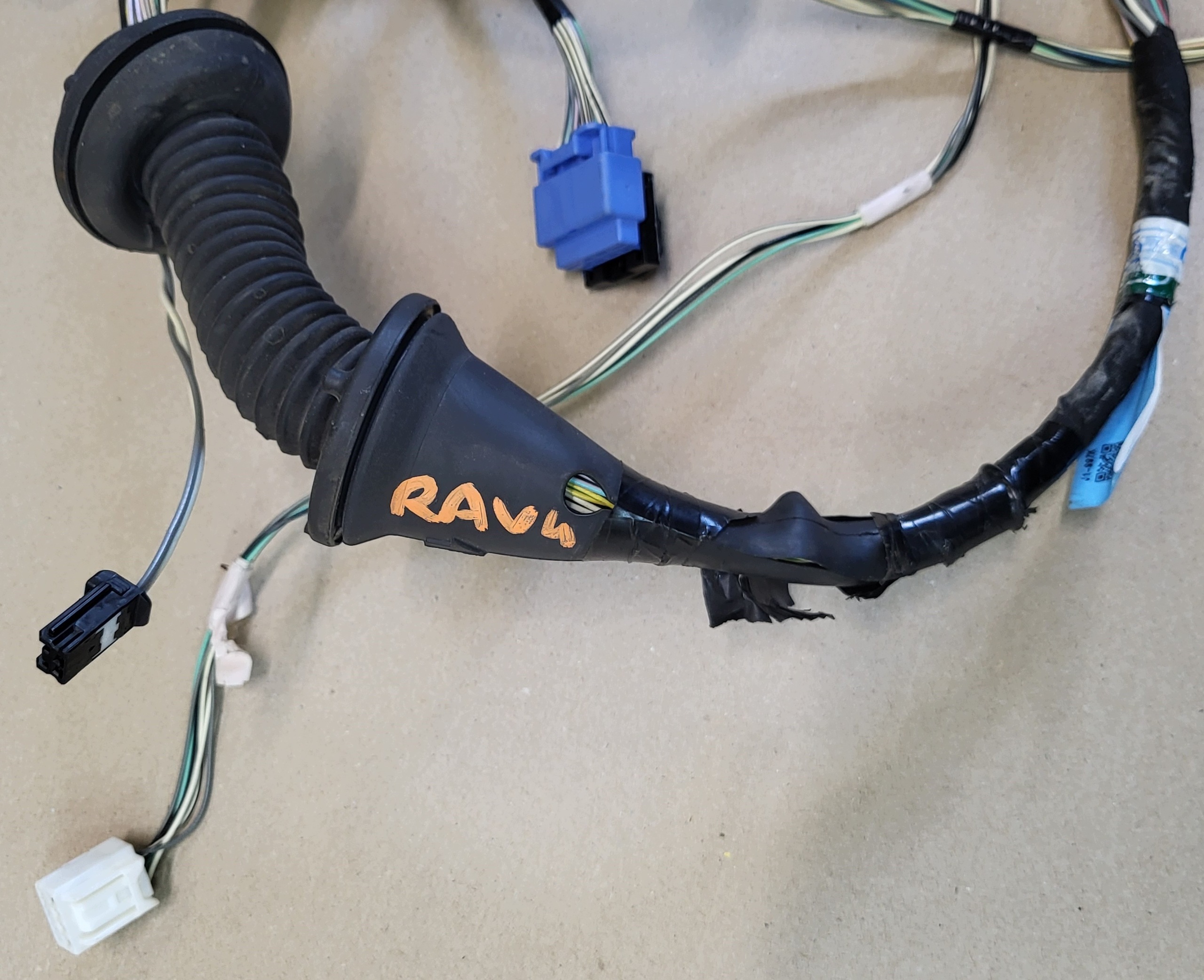 bundle wiring Z door left front driver´s TOYOTA RAV4 V 5 OE EUROPA