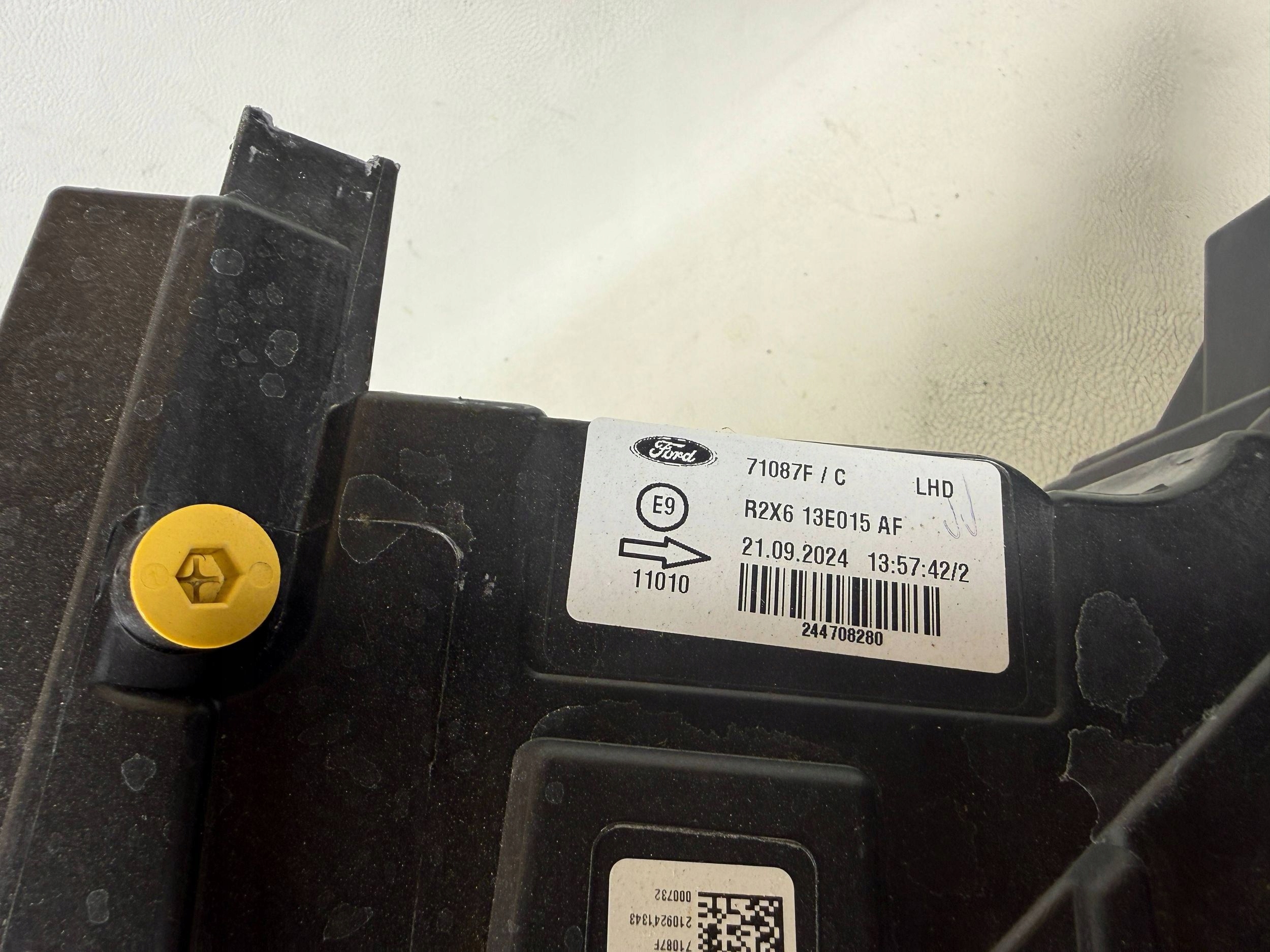 FORD TRANSIT COURIER TOURNEO MK3 III 23- light left front front
