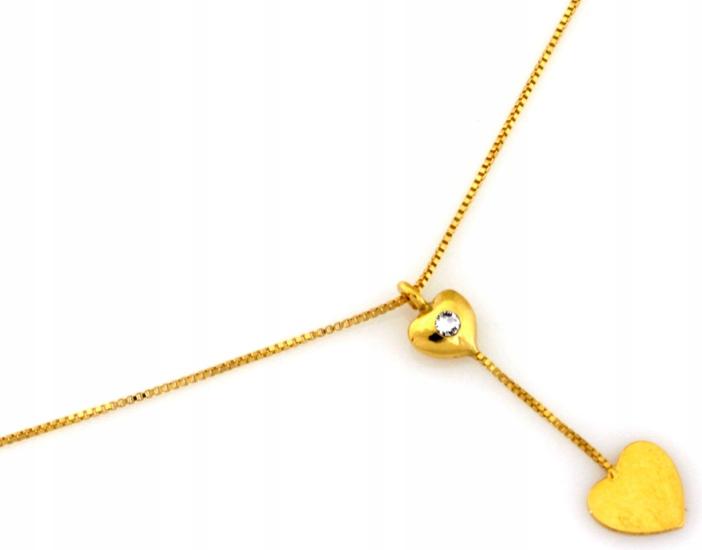 Náhrdelník o ryzosti stříbra 925 pozlacený elegantní kravatou se dvěma srdíčky