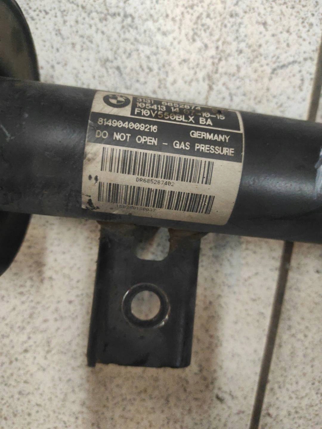 shock absorber front right side BMW 5 X-Drive F10 2016rok 2.0 TB.,