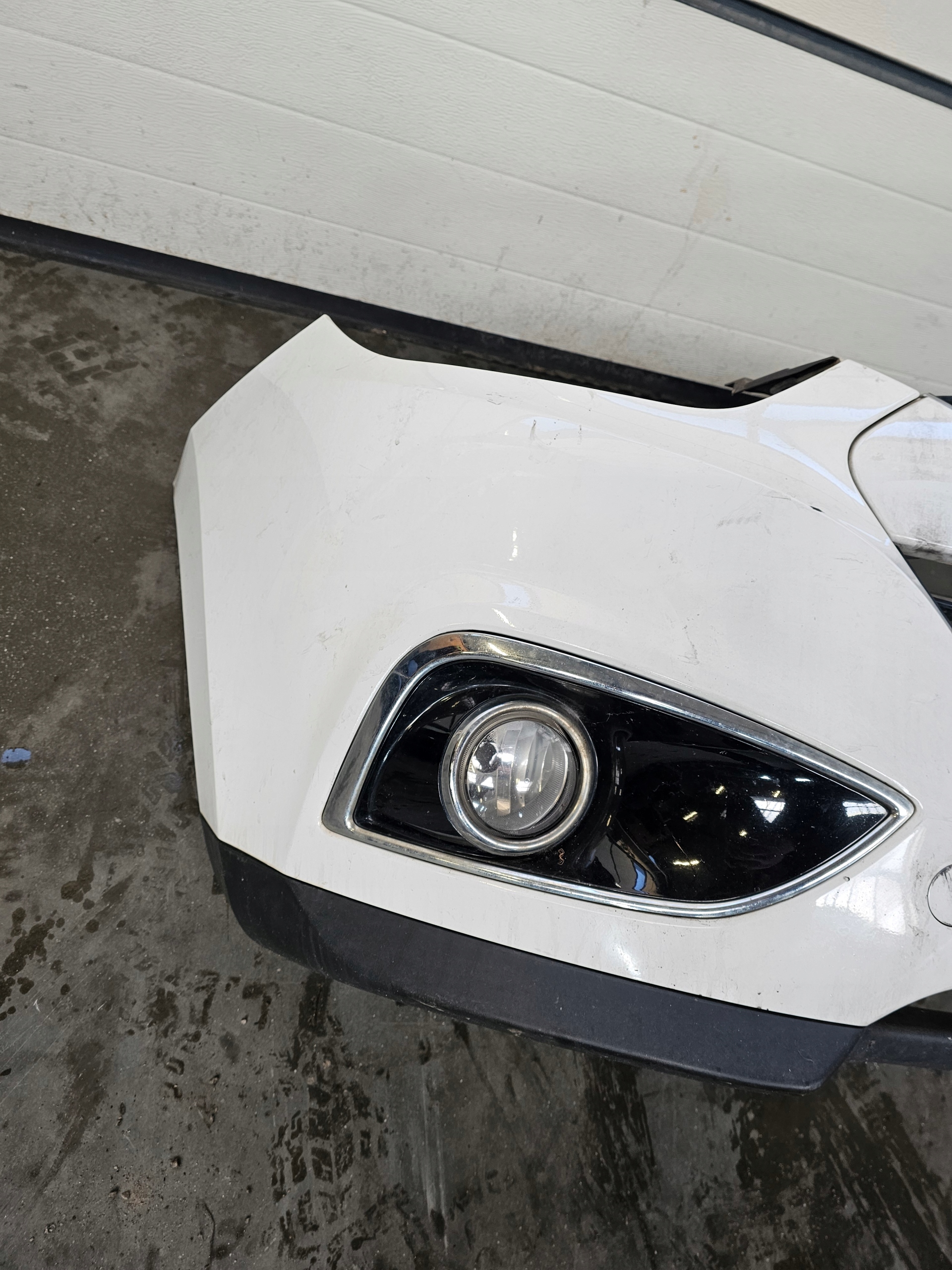 HYUNDAI IX-35 2010-2015 bumper front PYW - POLAR WHITE