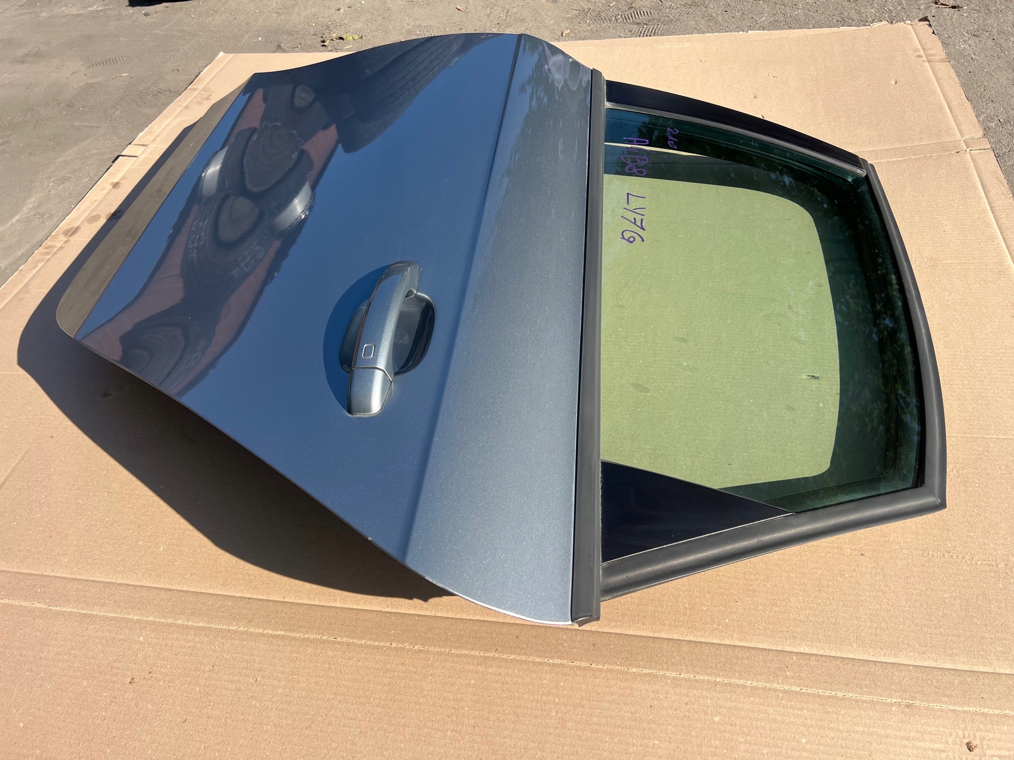 AUDI A4 B8 sedan LY7G door left rear. left rear part LY7G