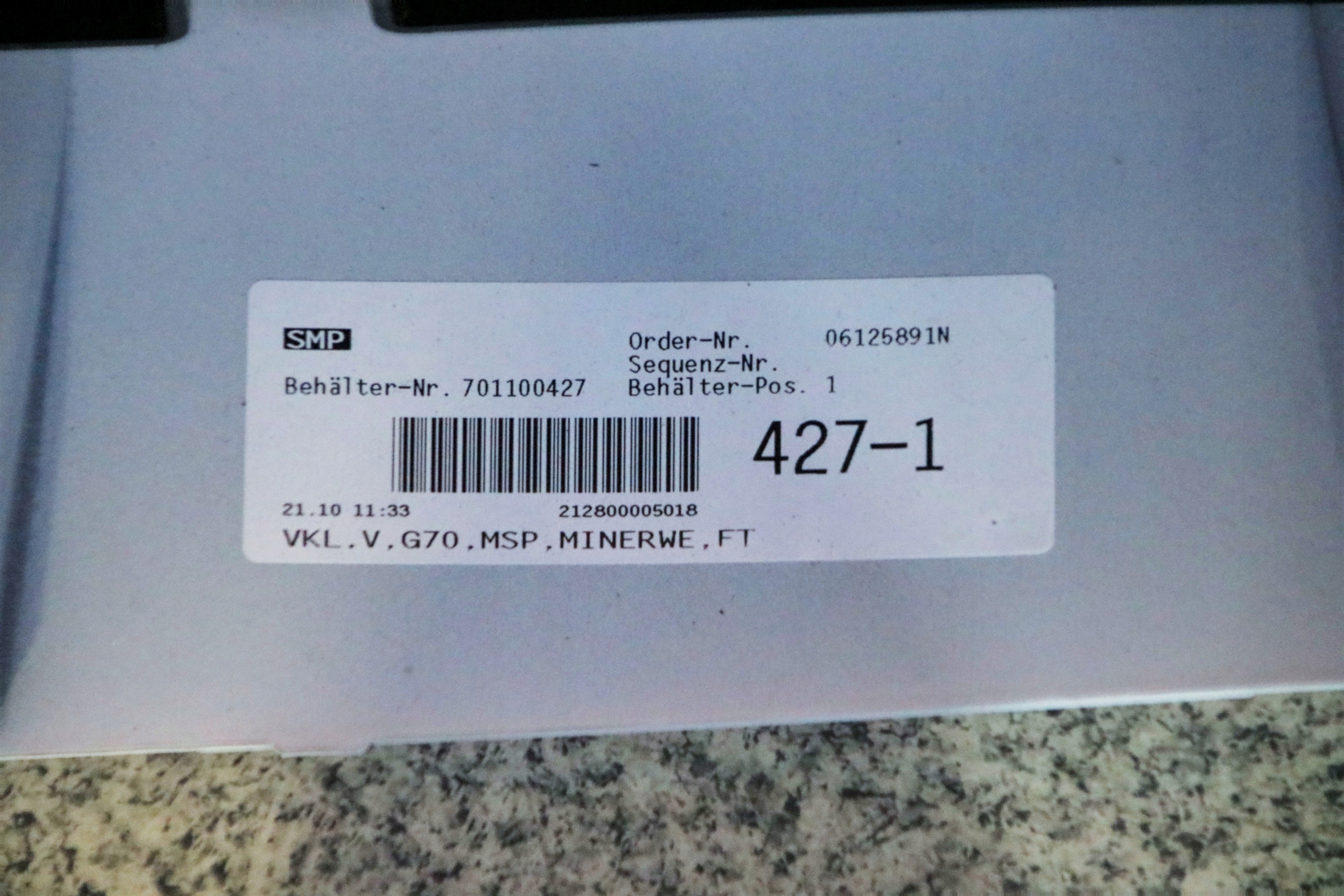 BMW 7 G70 i7 m-packet bumper front USA colour A96