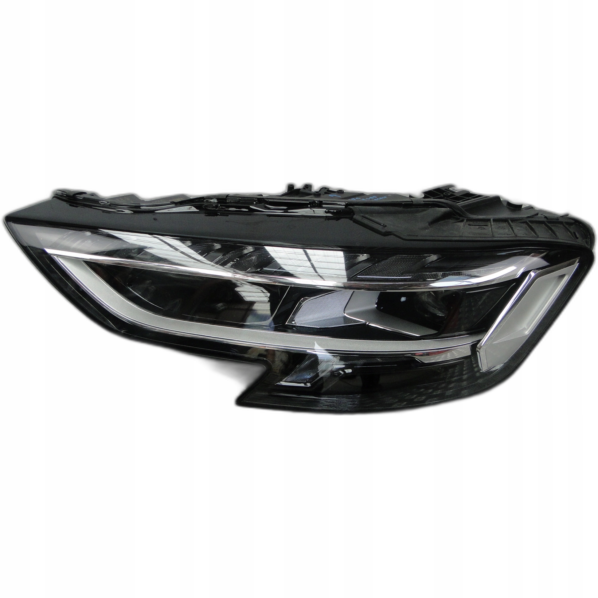 LAMPA REFLEKTOR PRZÓD AUDI A8 4N0941035C MATRIX