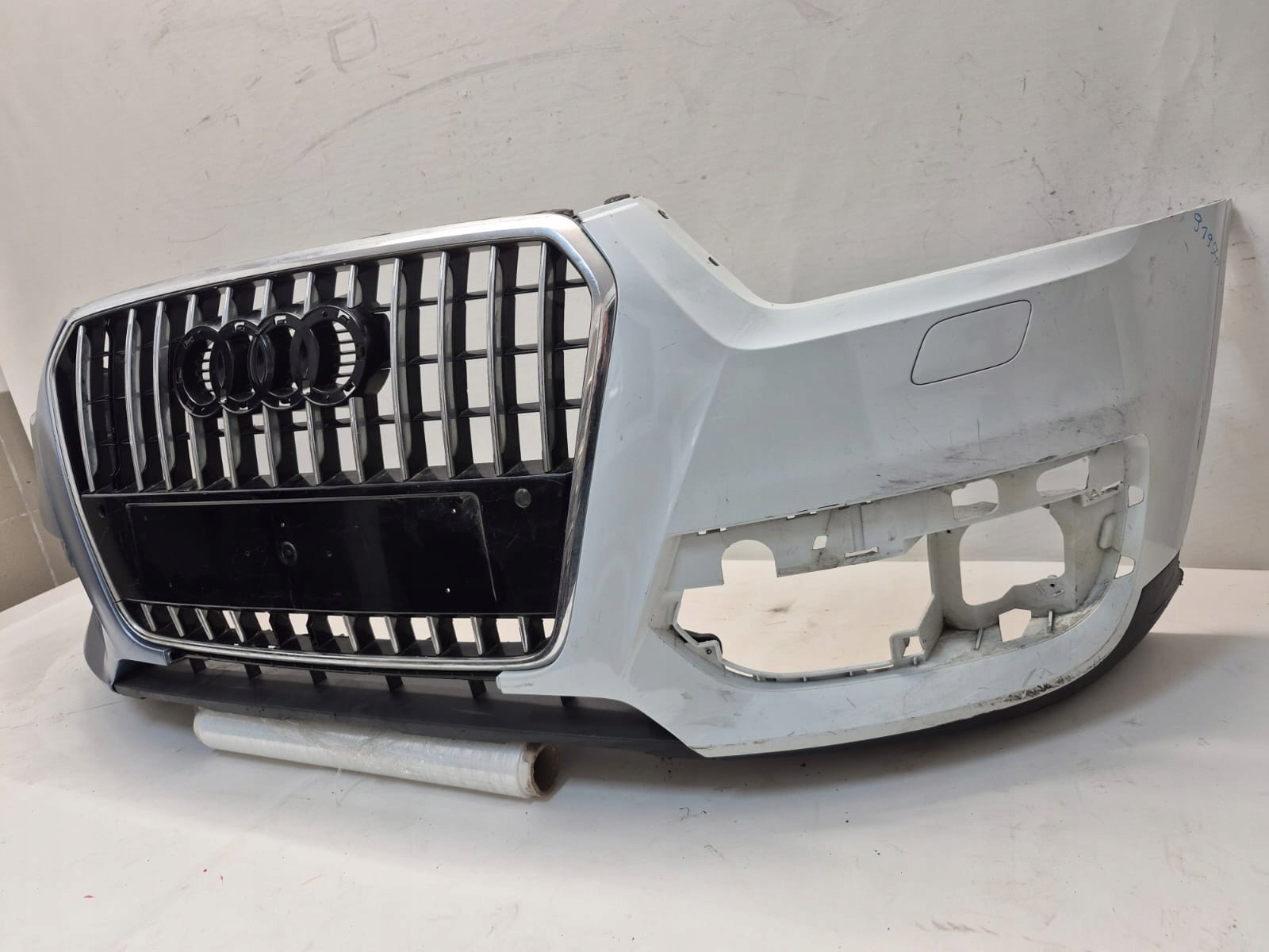 AUDI Q3 and 1 8U 11-14 bumper front front washer PDC