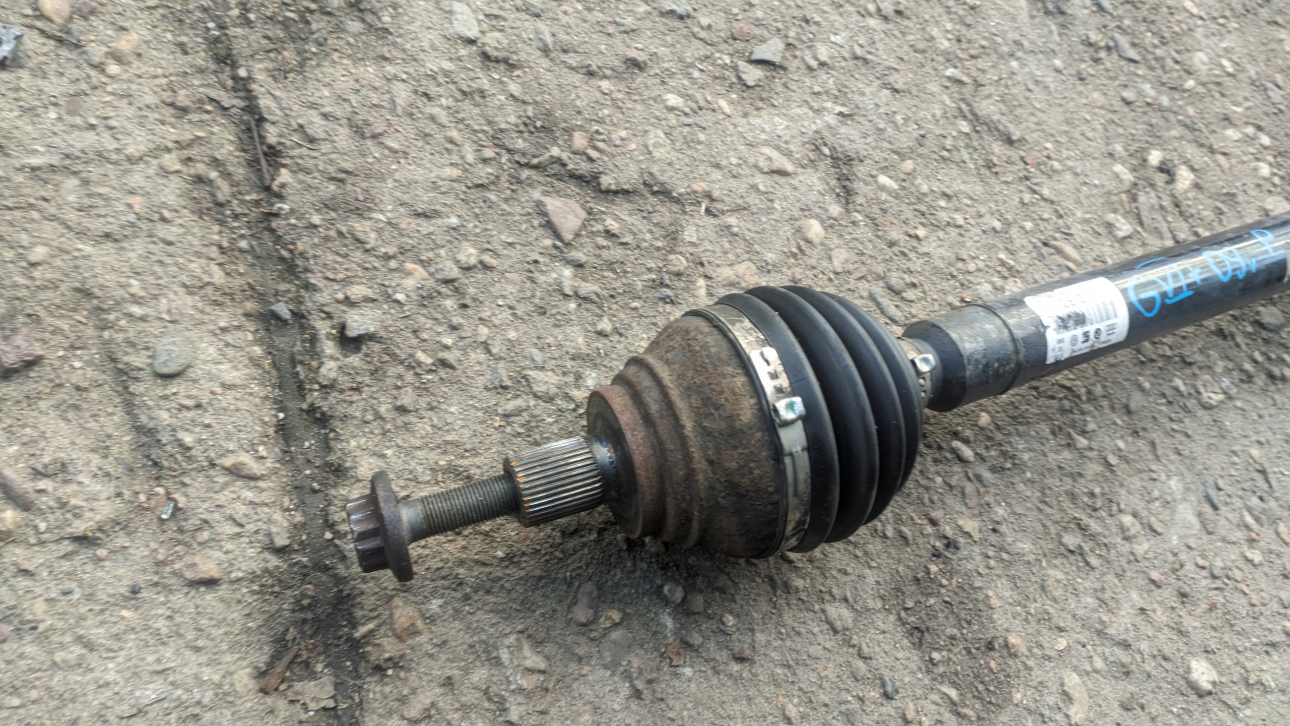 VW GOLF VI plus 1.6 TDI 09R semi-axis right