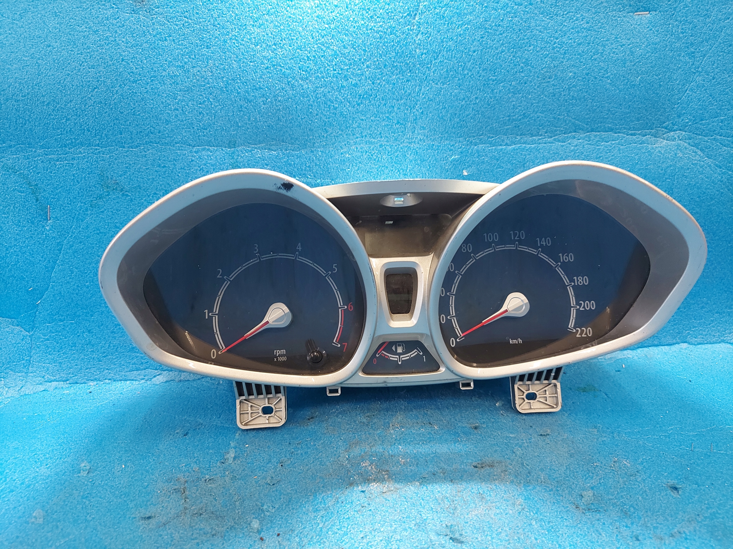 dials clock FIESTA MK7 1.25 B 8A6T10849AEC