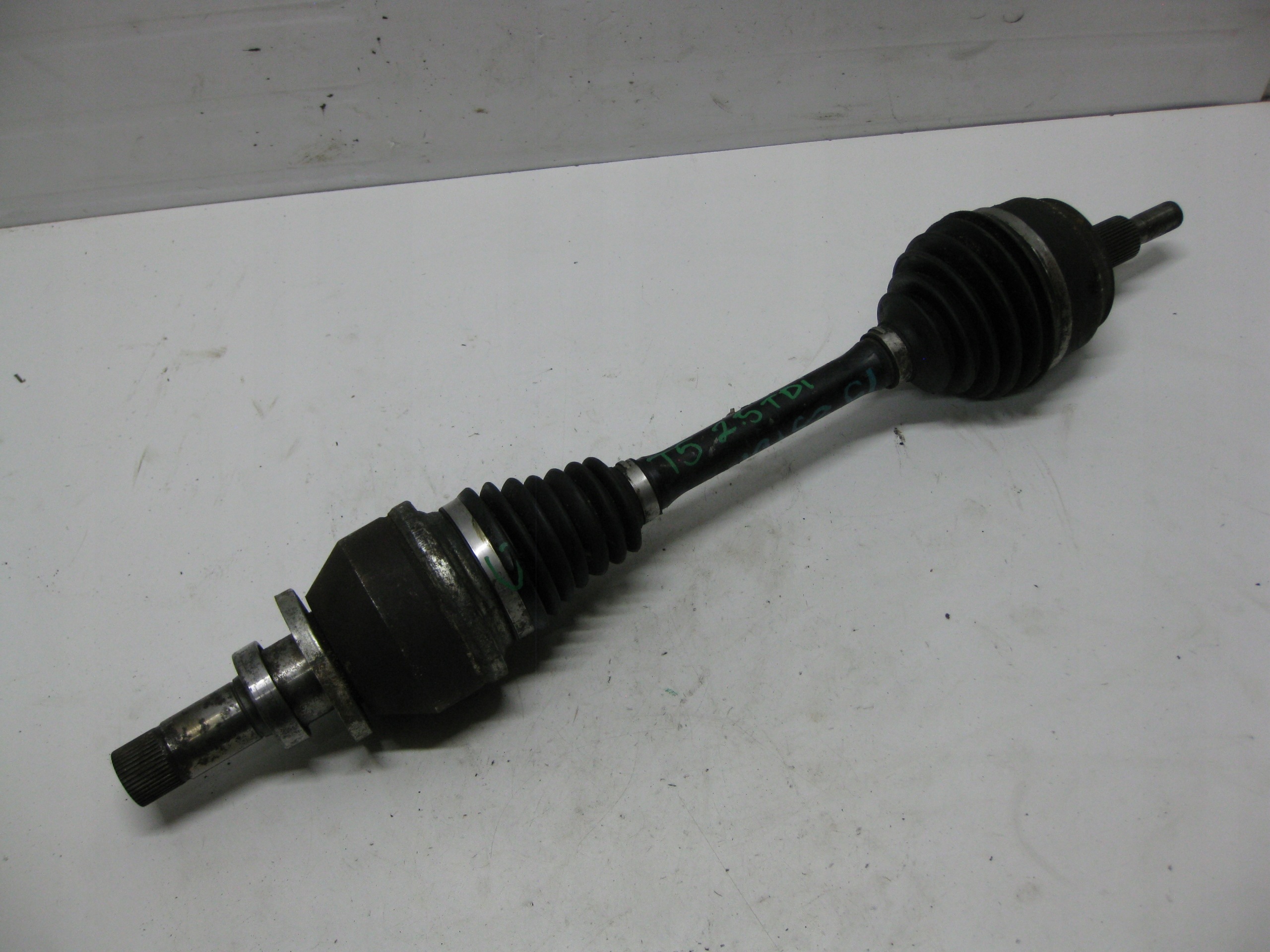 VW T5 2.5 TDI semi-axis left short. front
