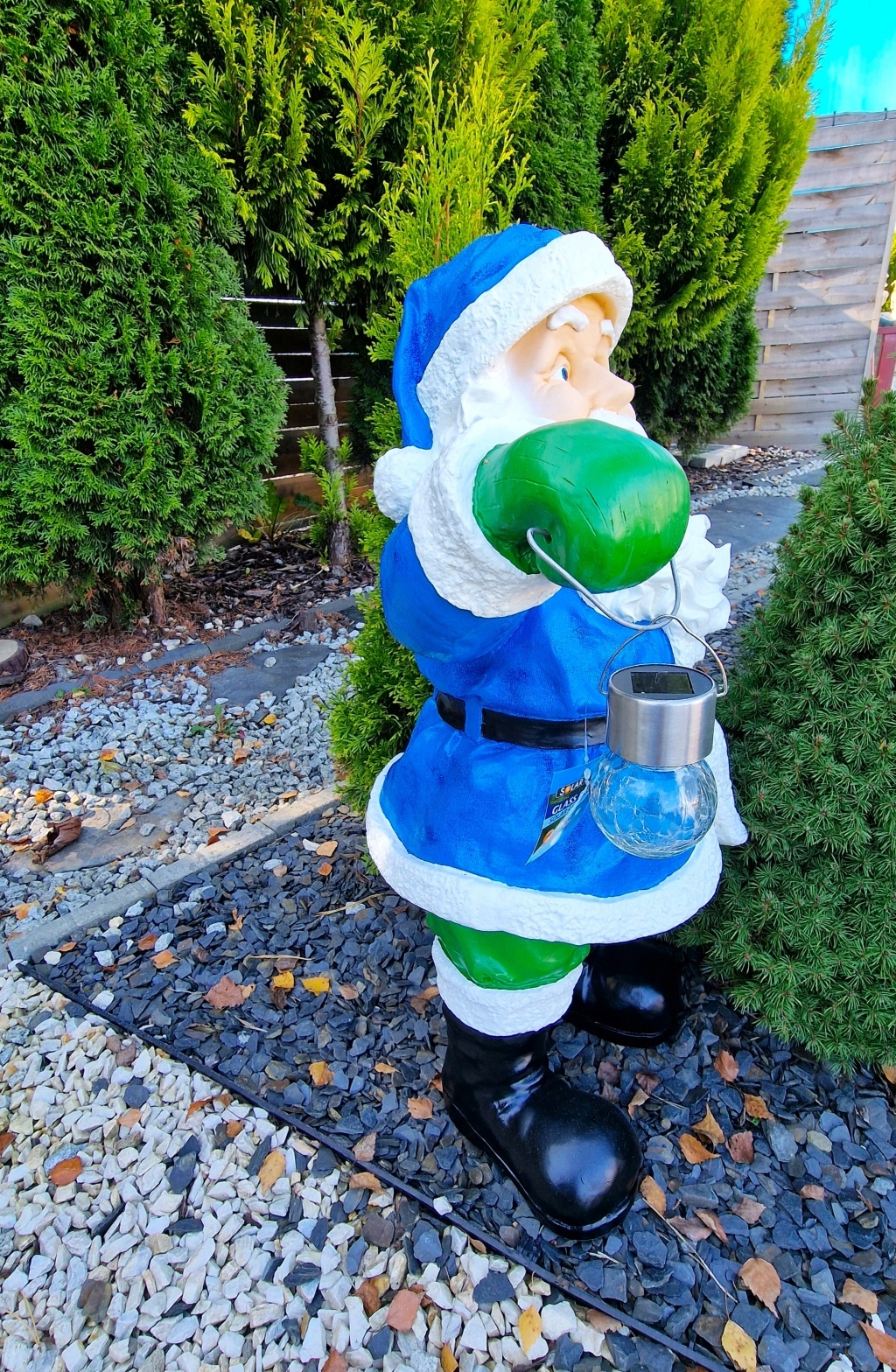 FIGURKA OGRODOWA - DUŻY MIKOŁAJ Z LAMPKĄ NIEBIESKI Wysokość produktu 79 cm